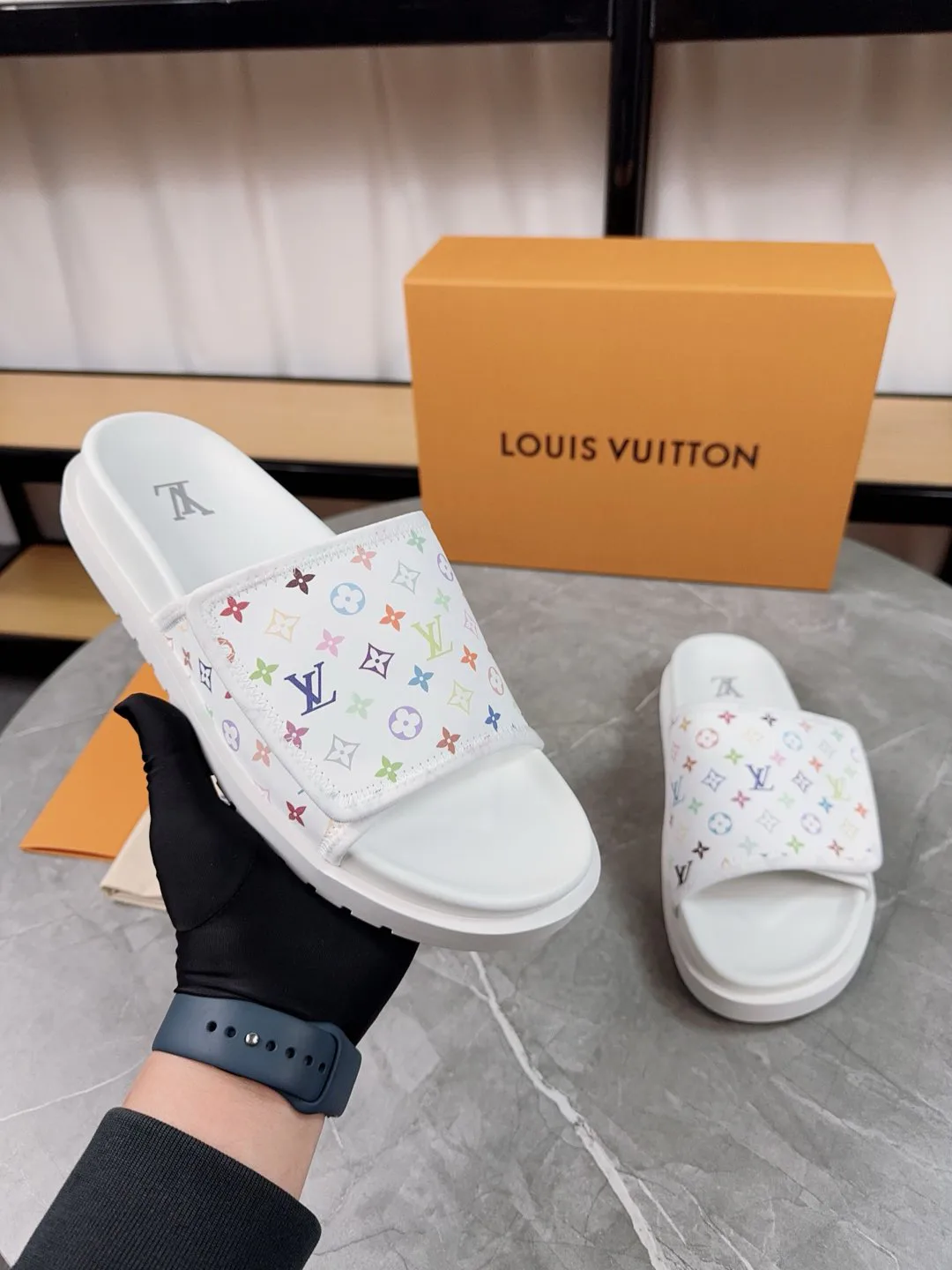 Шлепанцы Женские Louis Vuitton 8917