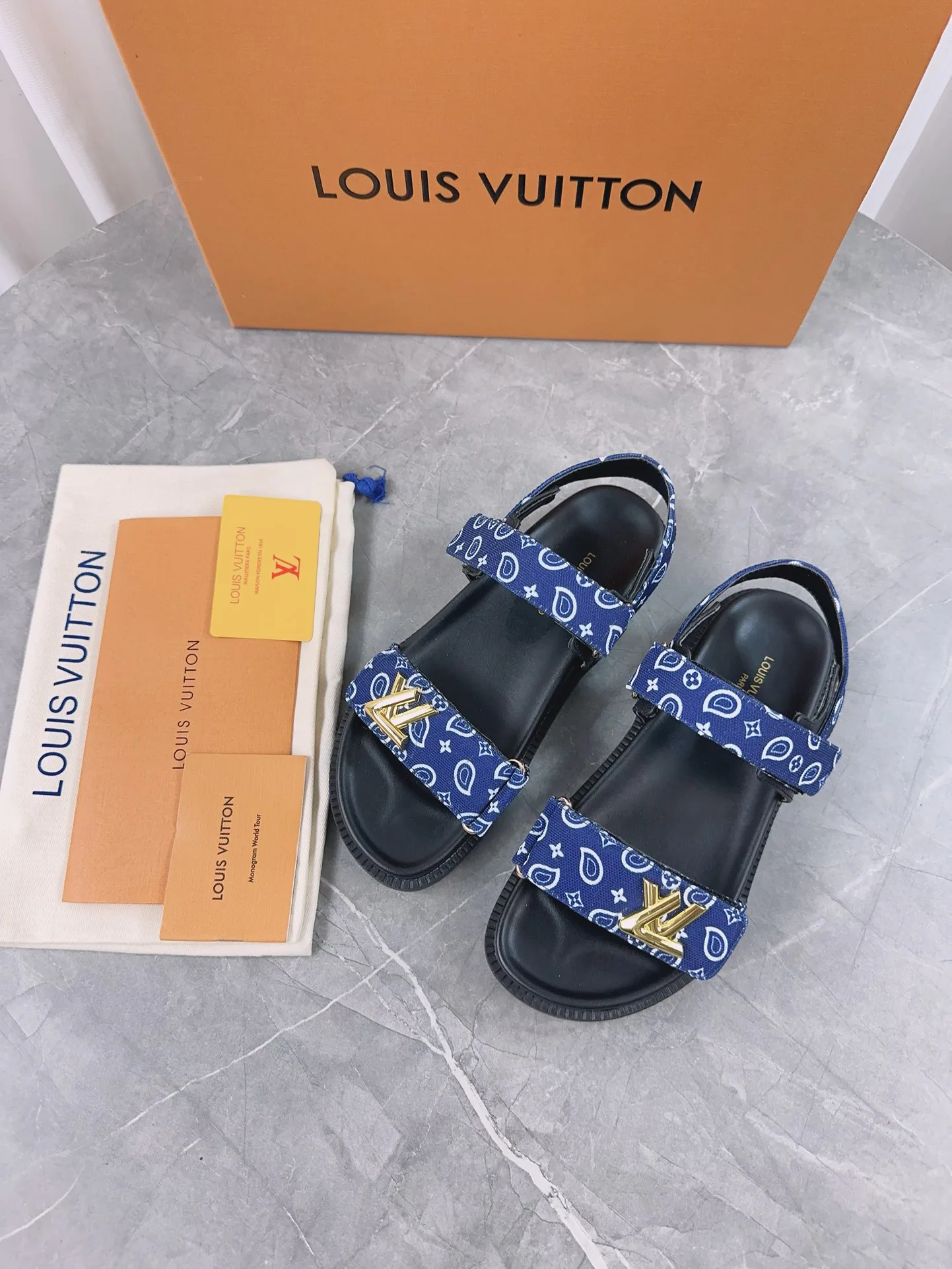 Сандалии Женские Louis Vuitton 12156571