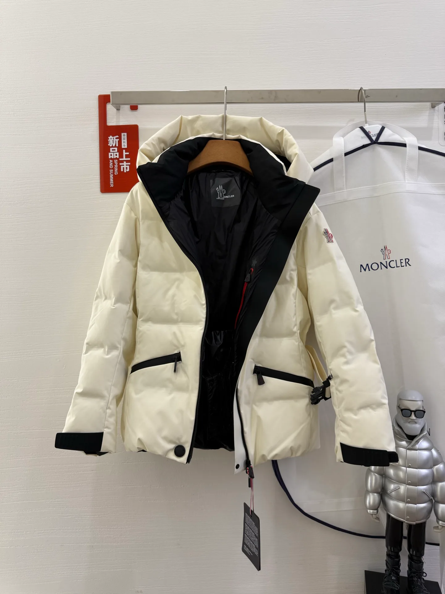Куртки И Пуховики Женские Moncler 18825251