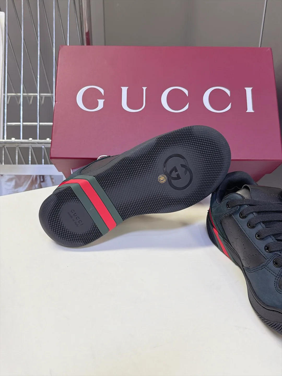 Кроссовки Женские Gucci 18294424