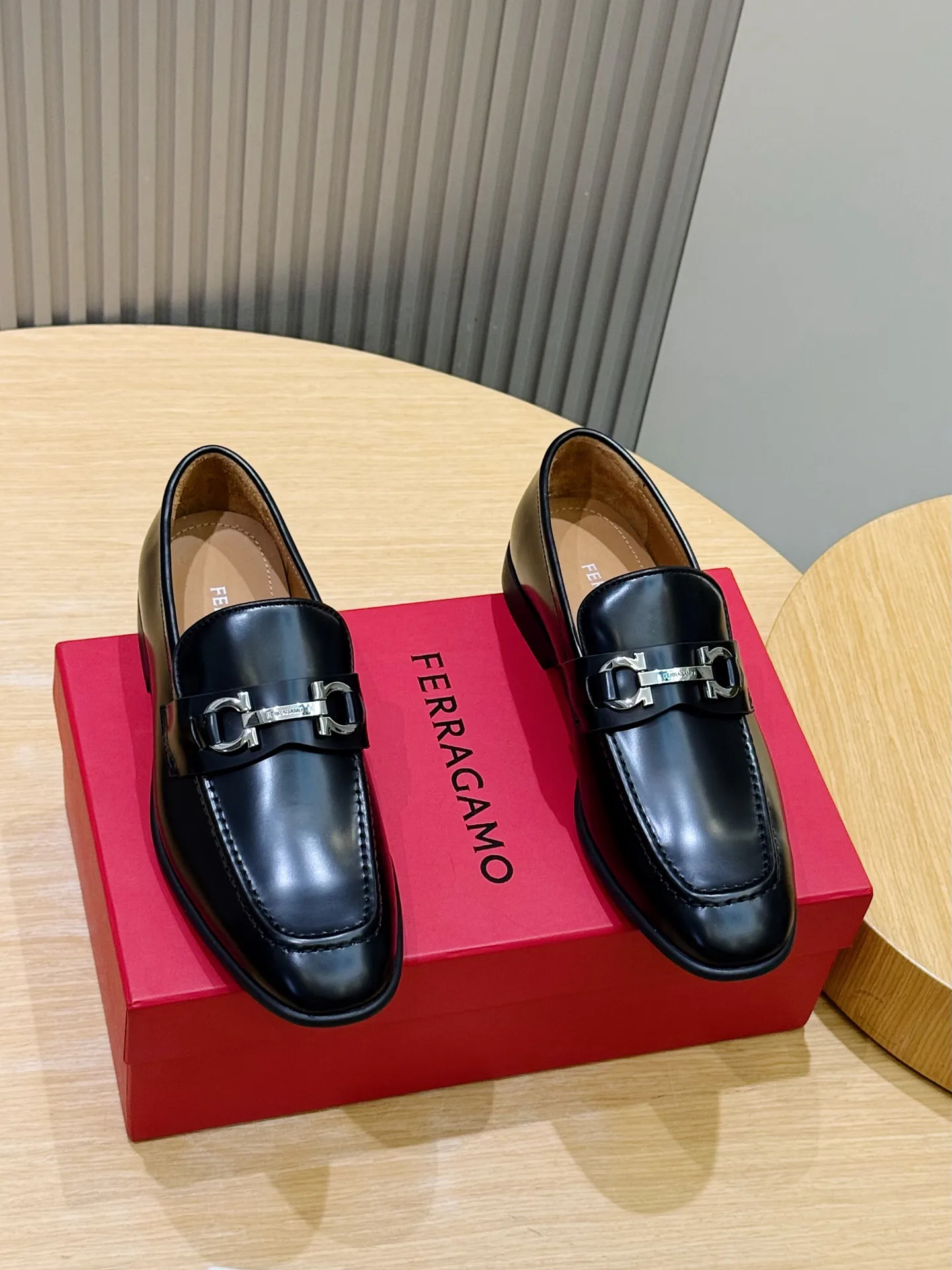 Лоферы И Туфли Мужские Salvatore Ferragamo 18101486