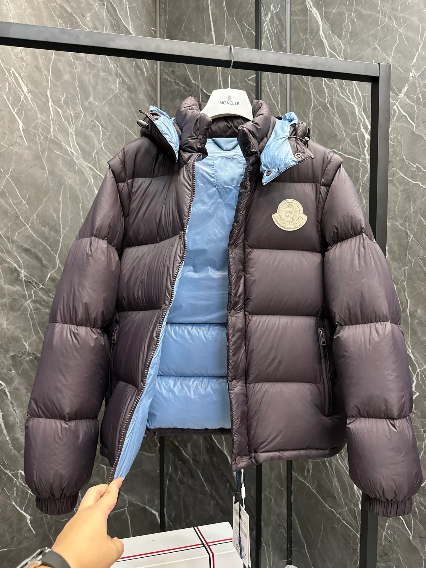 Куртки И Пуховики Женские Moncler 18609612