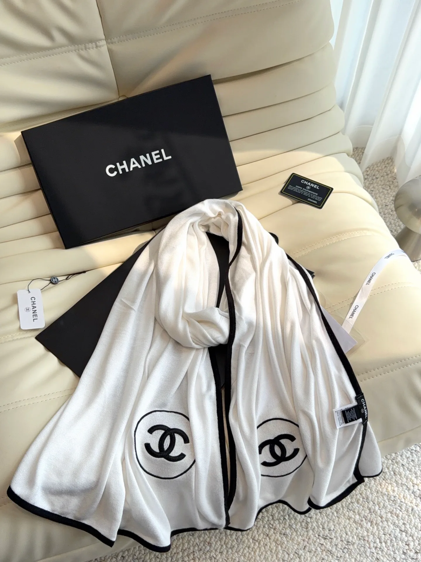 Шарфы Chanel 18675759