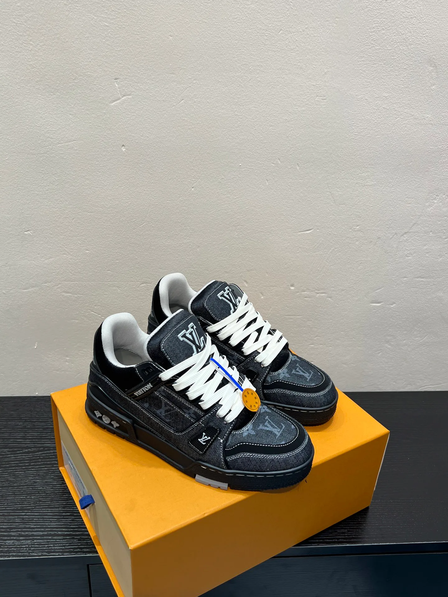 Кроссовки Женские Louis Vuitton 4541300