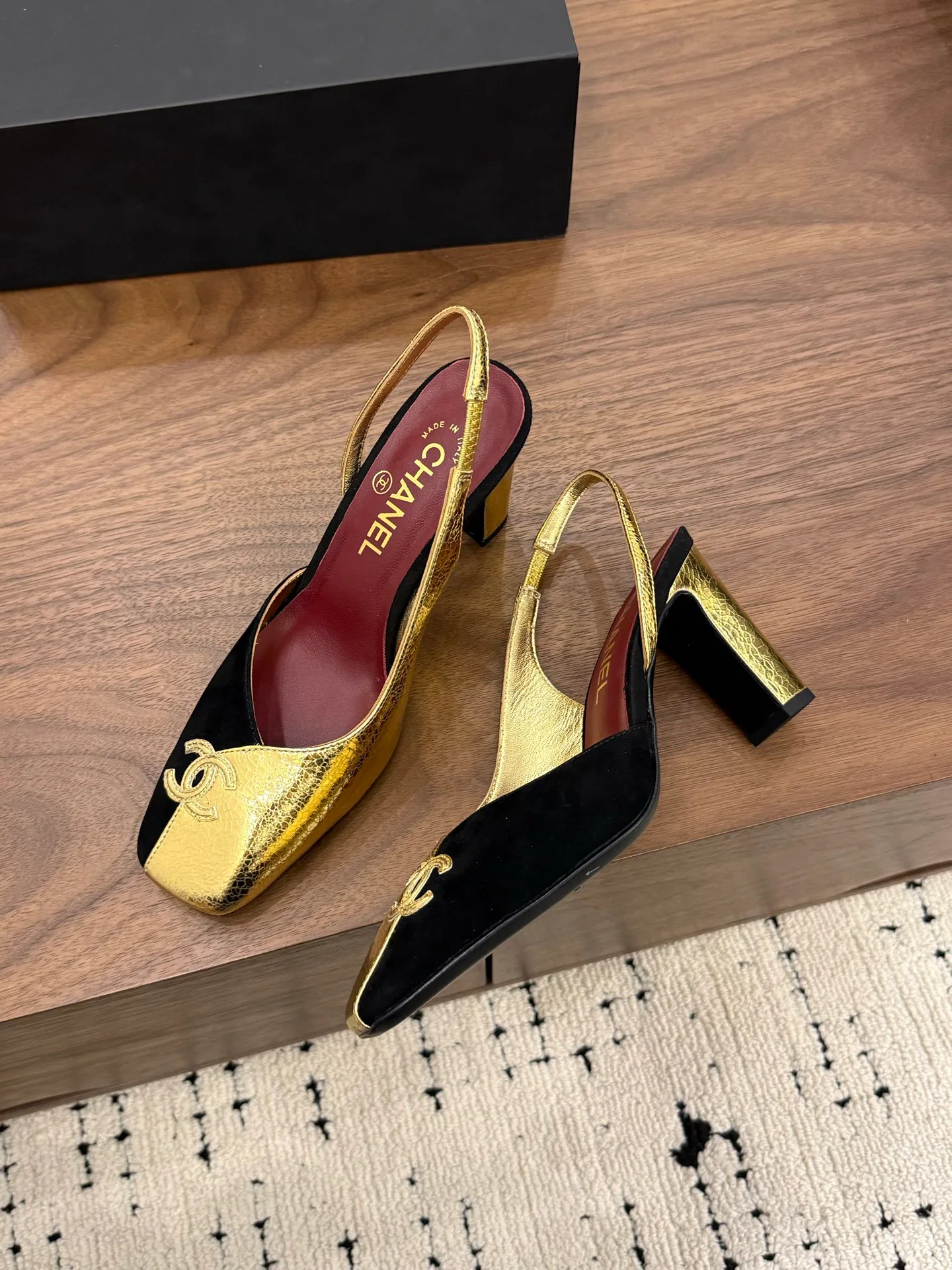 Босоножки Женские Chanel 11898565