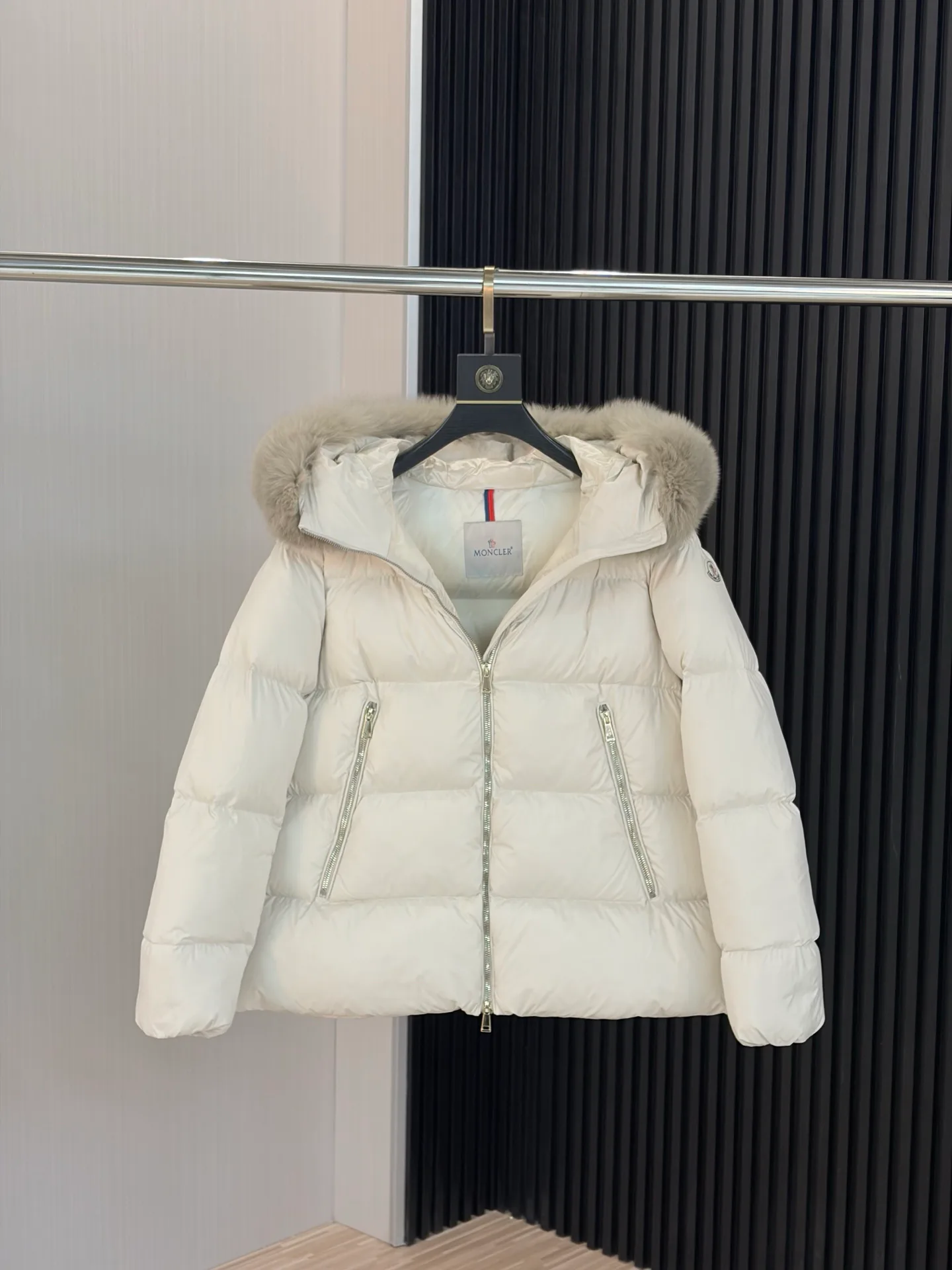 Куртки И Пуховики Женские Moncler 18188672
