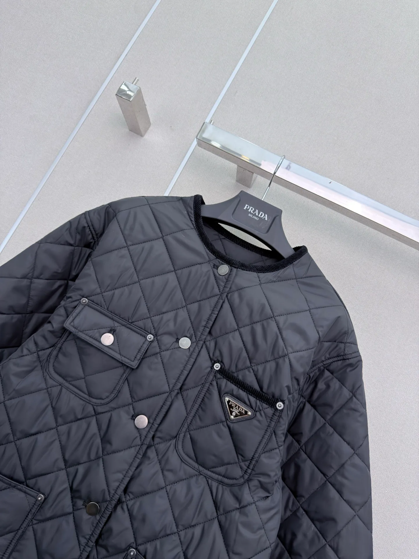 Куртки И Пуховики Женские Prada 18790474