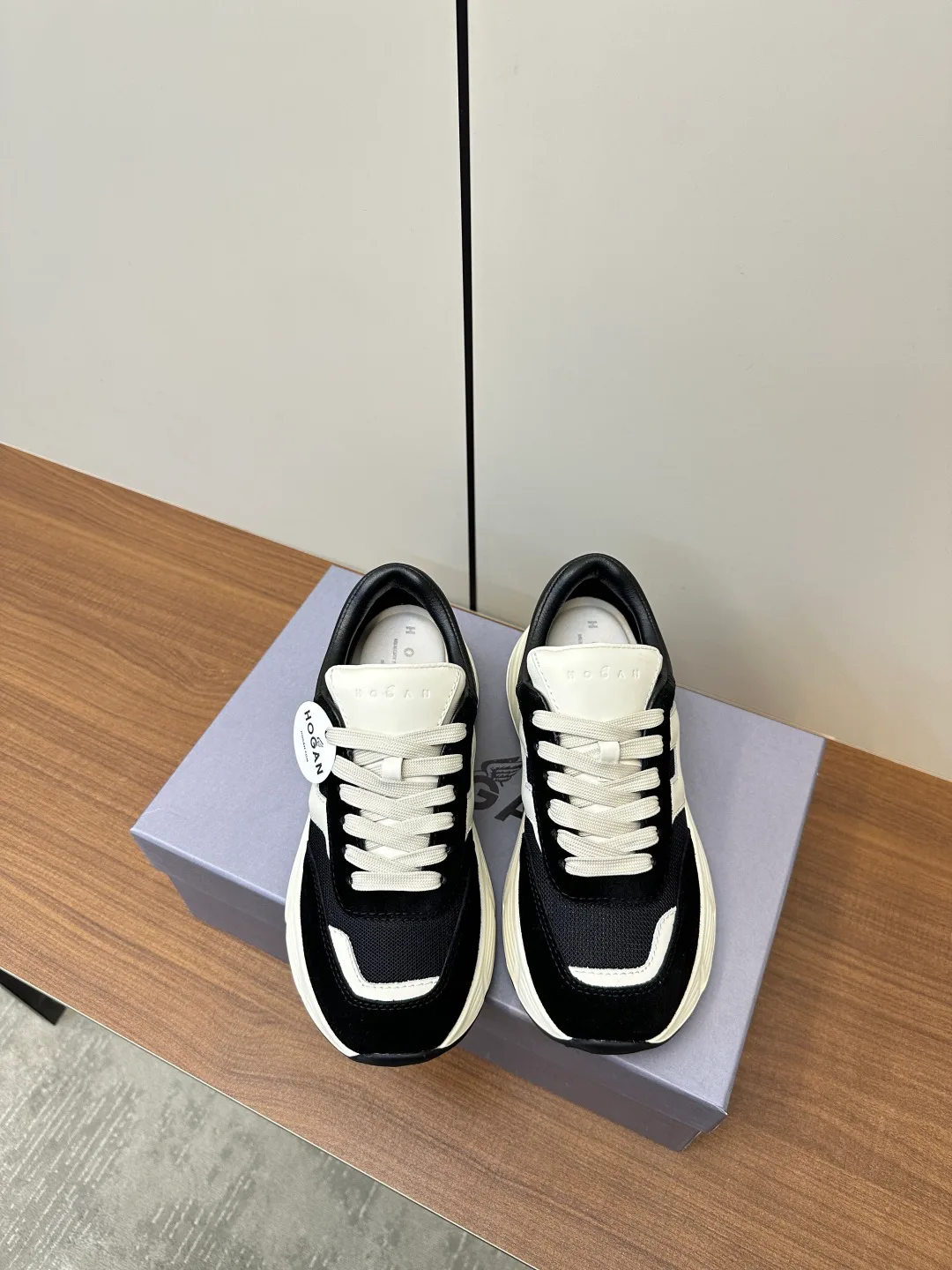 Кроссовки Женские Hogan 10384