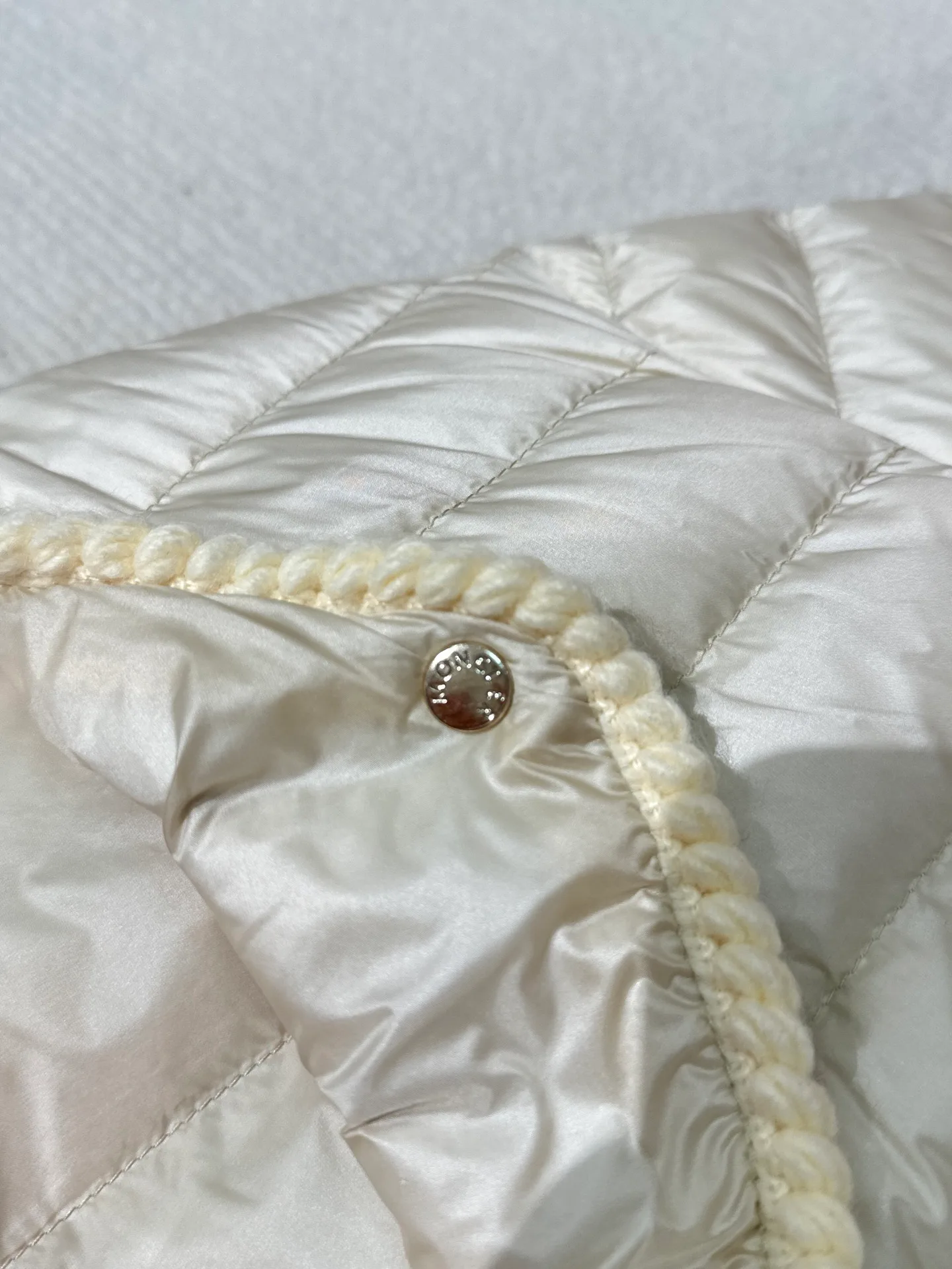 Куртки И Пуховики Женские Moncler 18710179