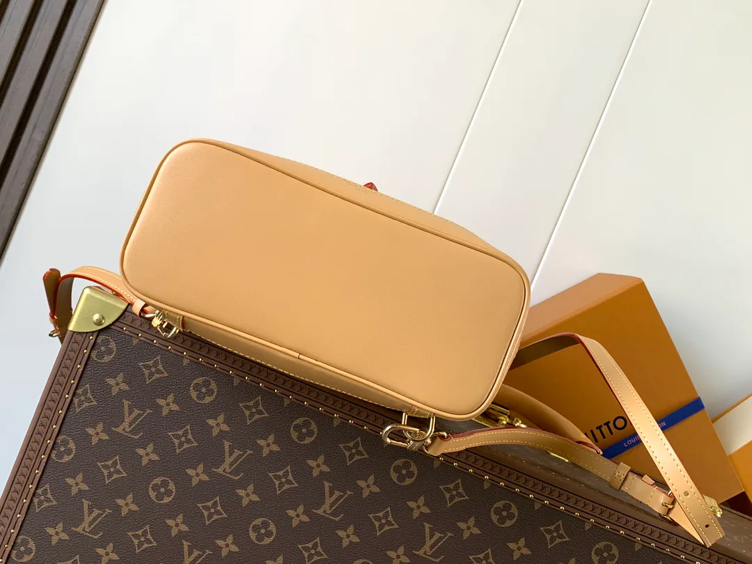 Рюкзаки Женские Louis Vuitton 13435249