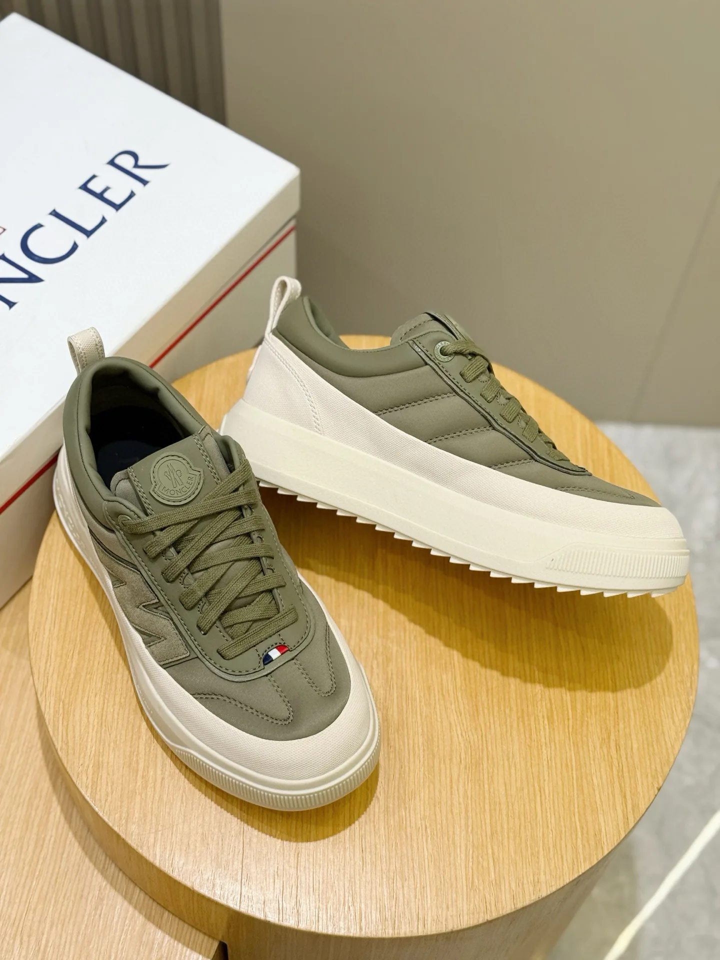 Кроссовки Мужские Moncle 183950