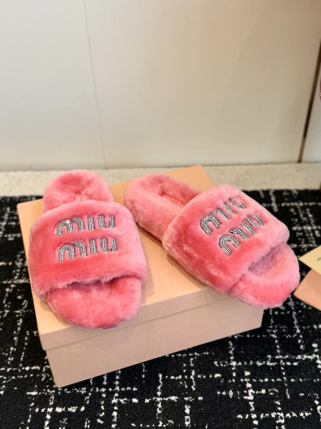 Тапочки Женские Miu Miu 18139568