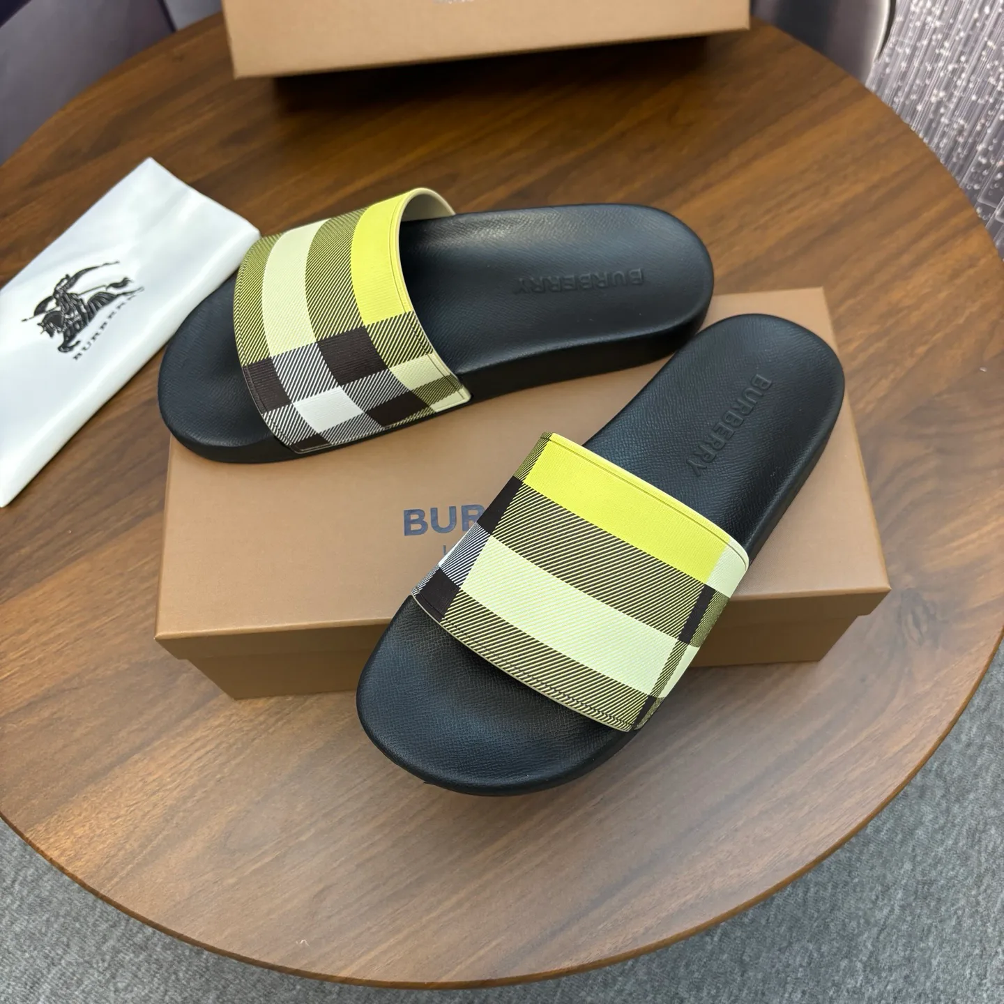 Шлепанцы Женские Burberry 587969