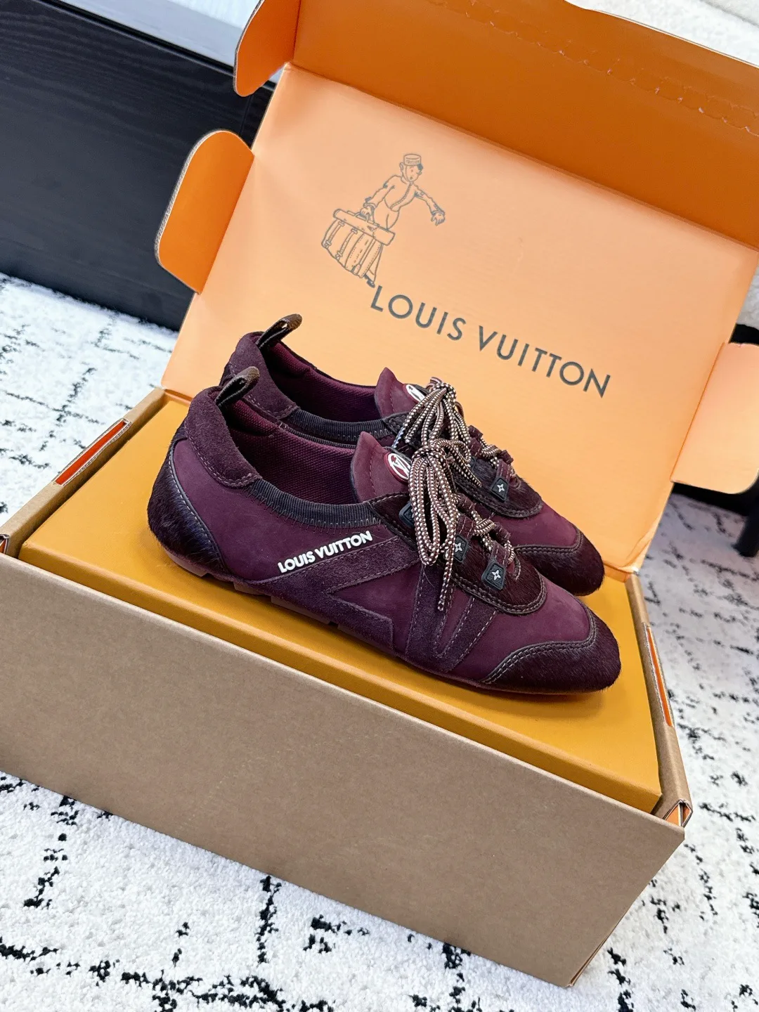 Кроссовки Женские Louis Vuitton 2471098