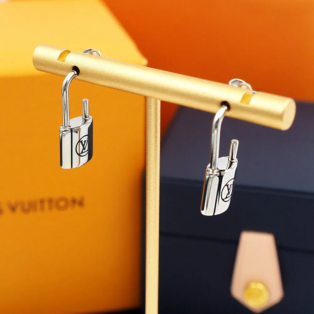Бижутерия Louis Vuitton 11715