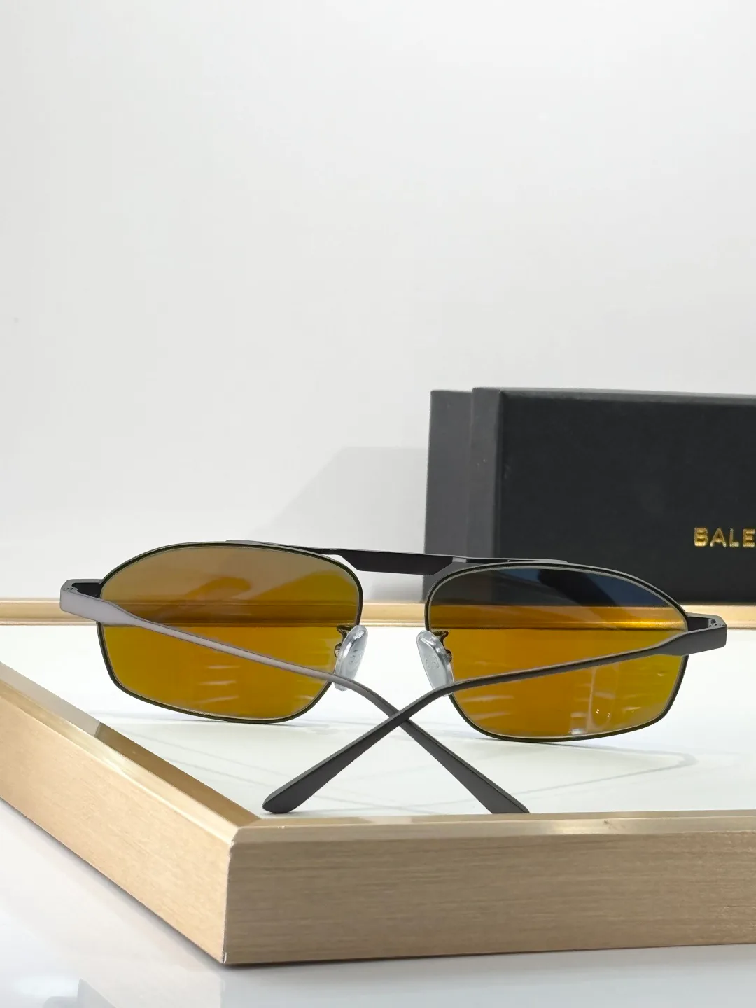 Очки Balenciaga 18389933