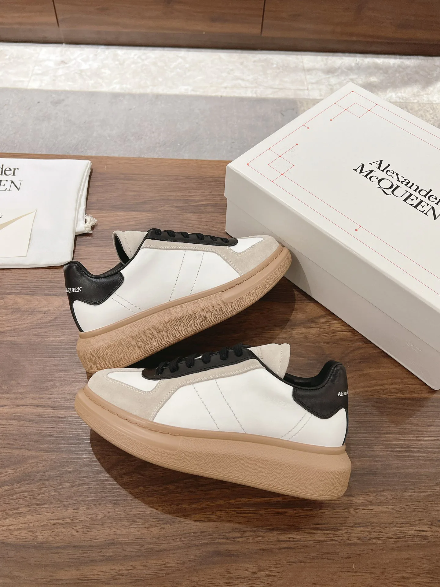 Кроссовки Женские Alexander Mcqueen 3446148