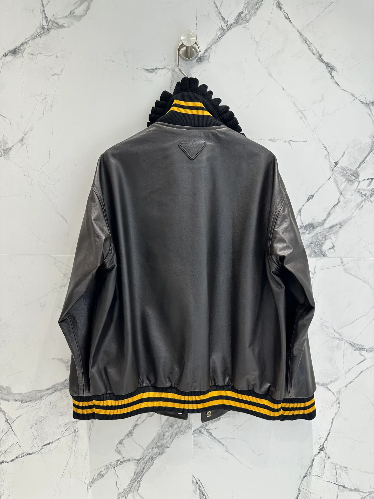 Кожаные Куртки И Дублёнки Мужские Prada 11181084