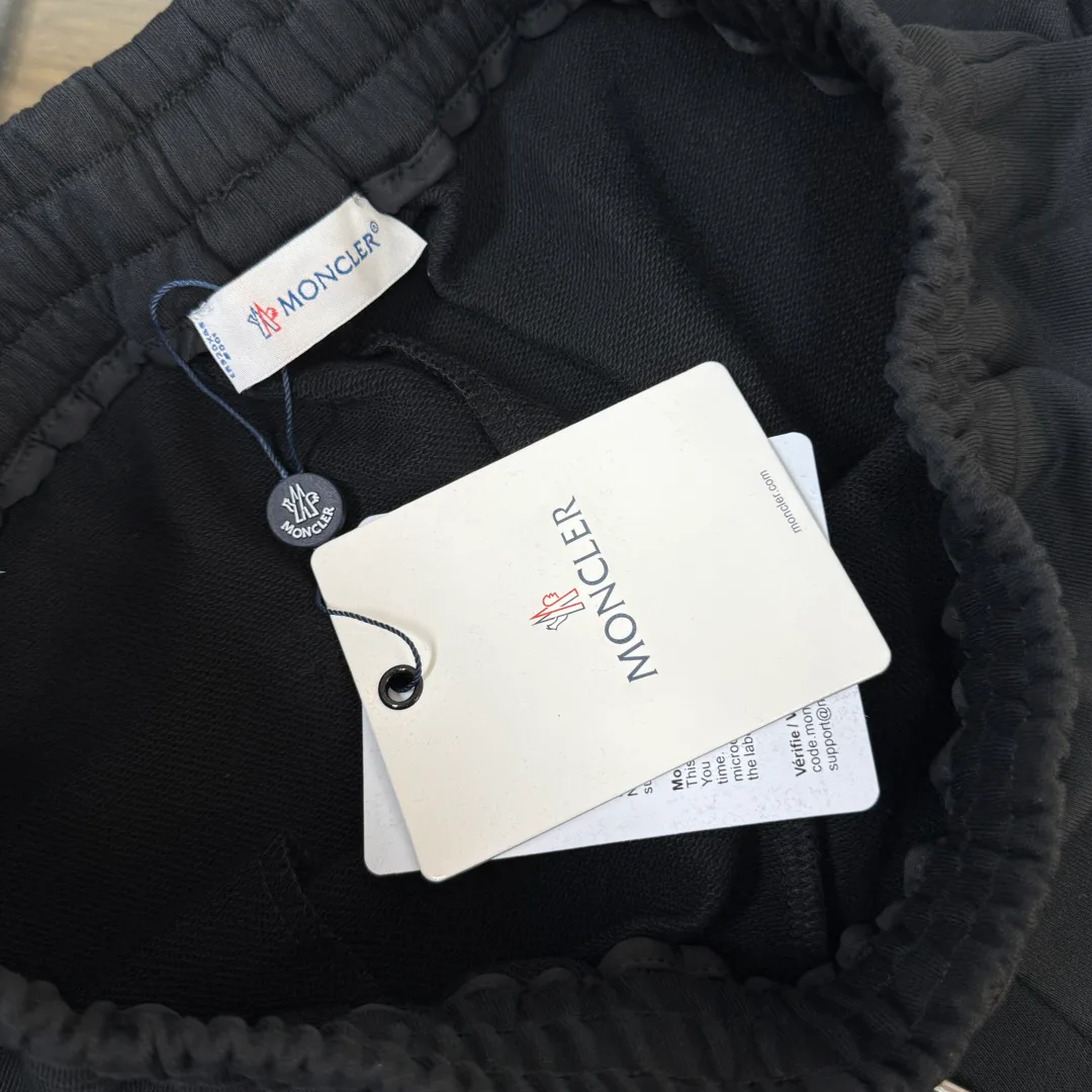Шорты Женские Moncler 11668071