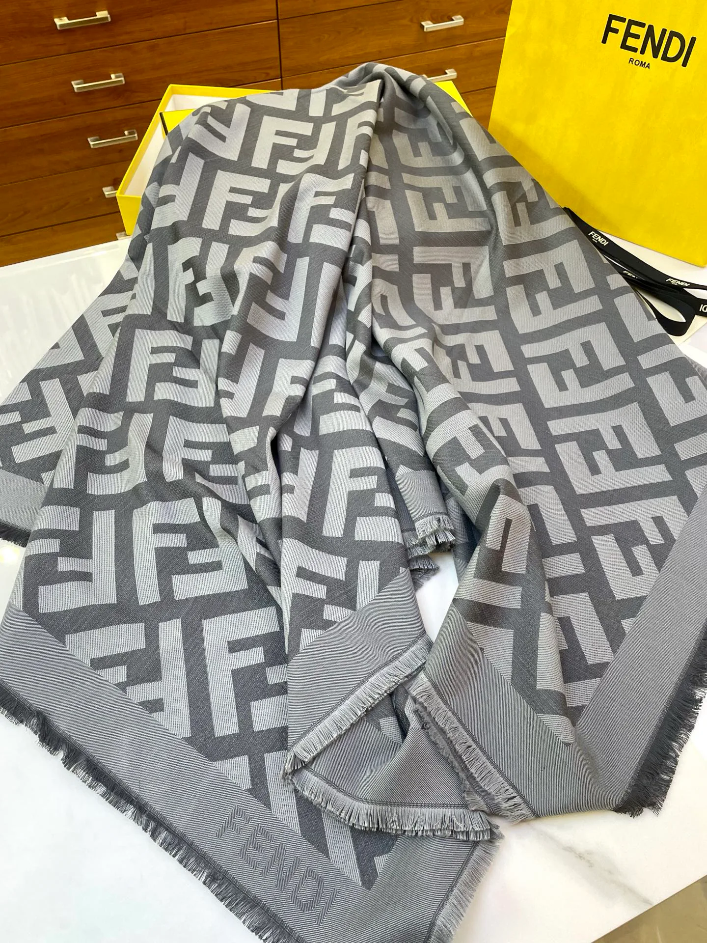 Шарфы Fendi 1981506