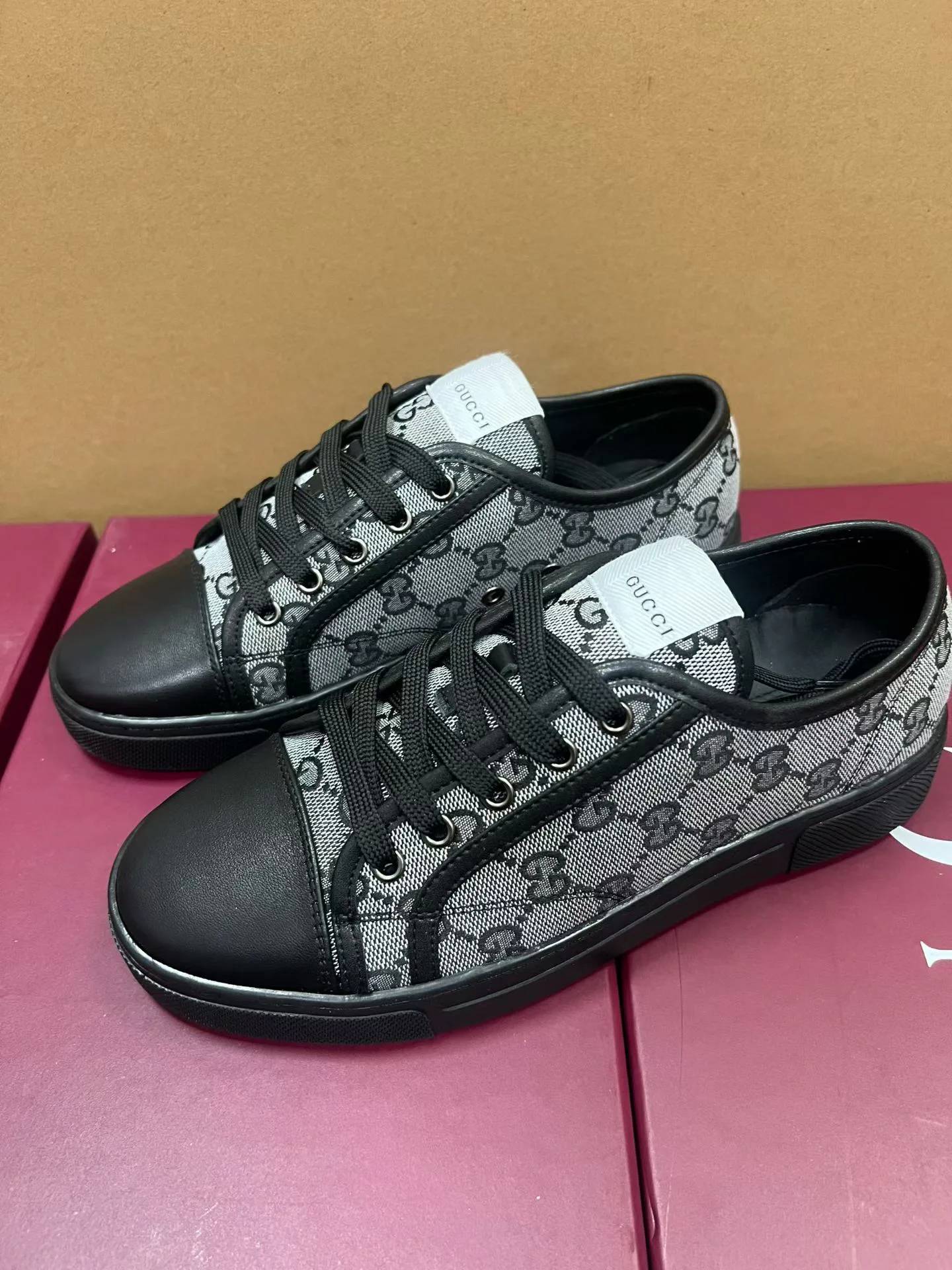 Кроссовки Женские Gucci 11517901