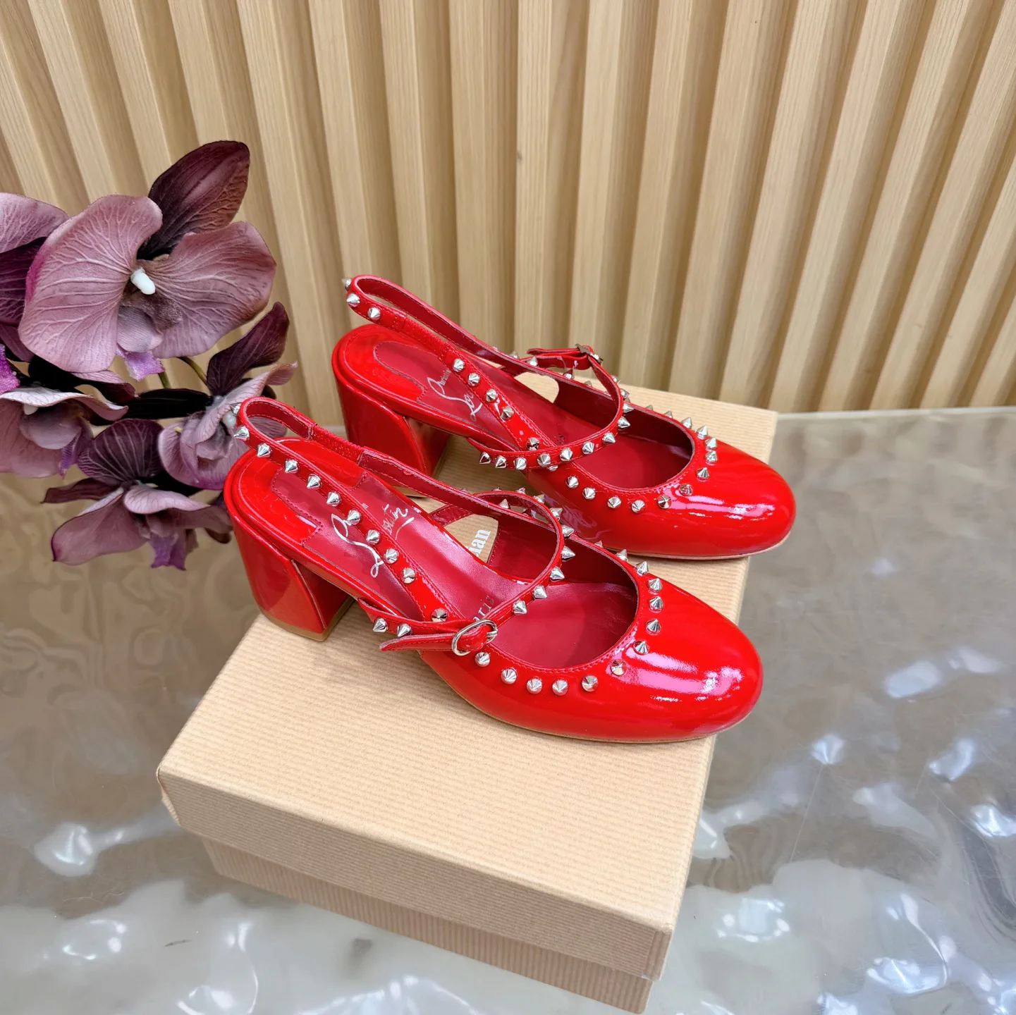 Туфли Женские Christian Louboutin 11776981
