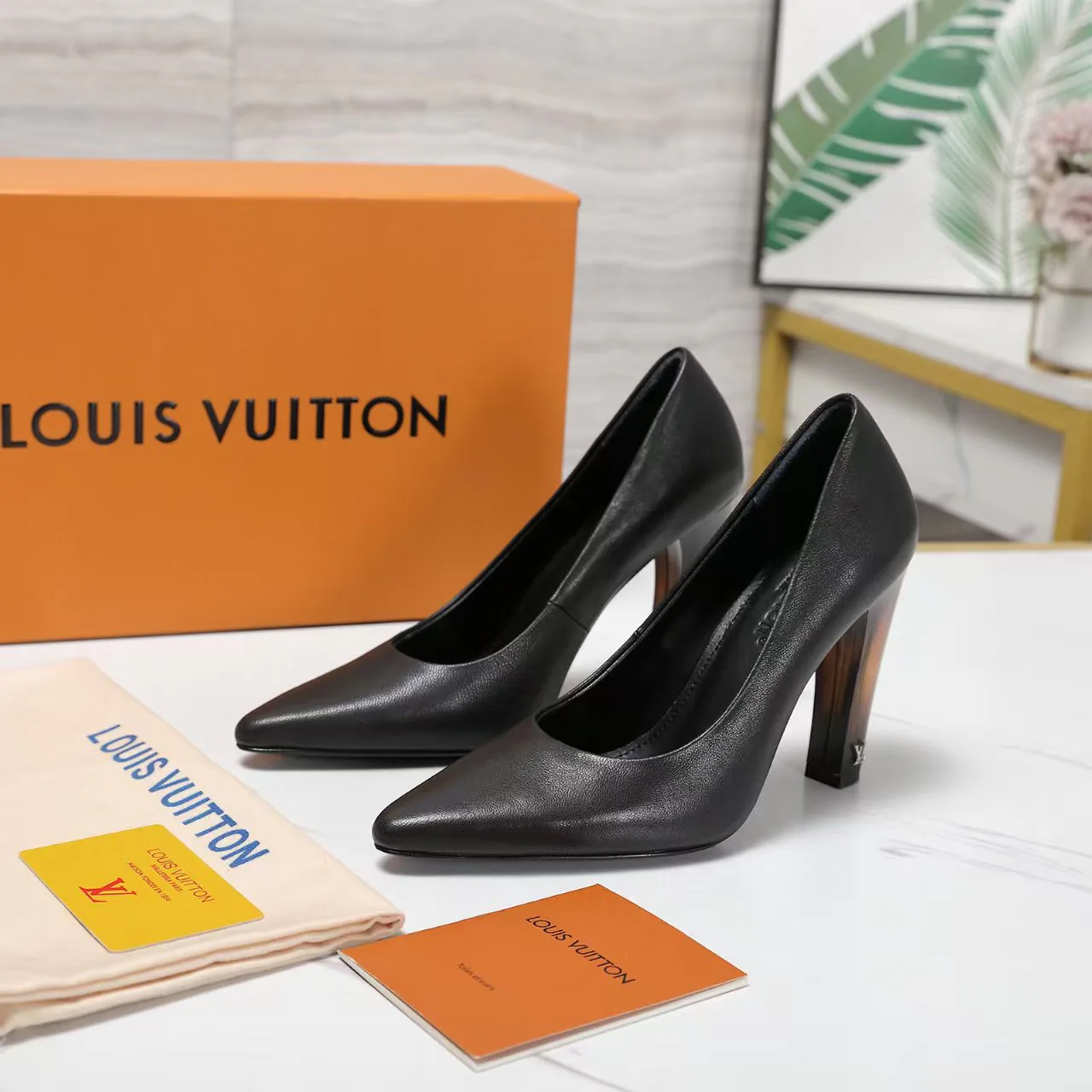 Туфли Женские Louis Vuitton 19623782