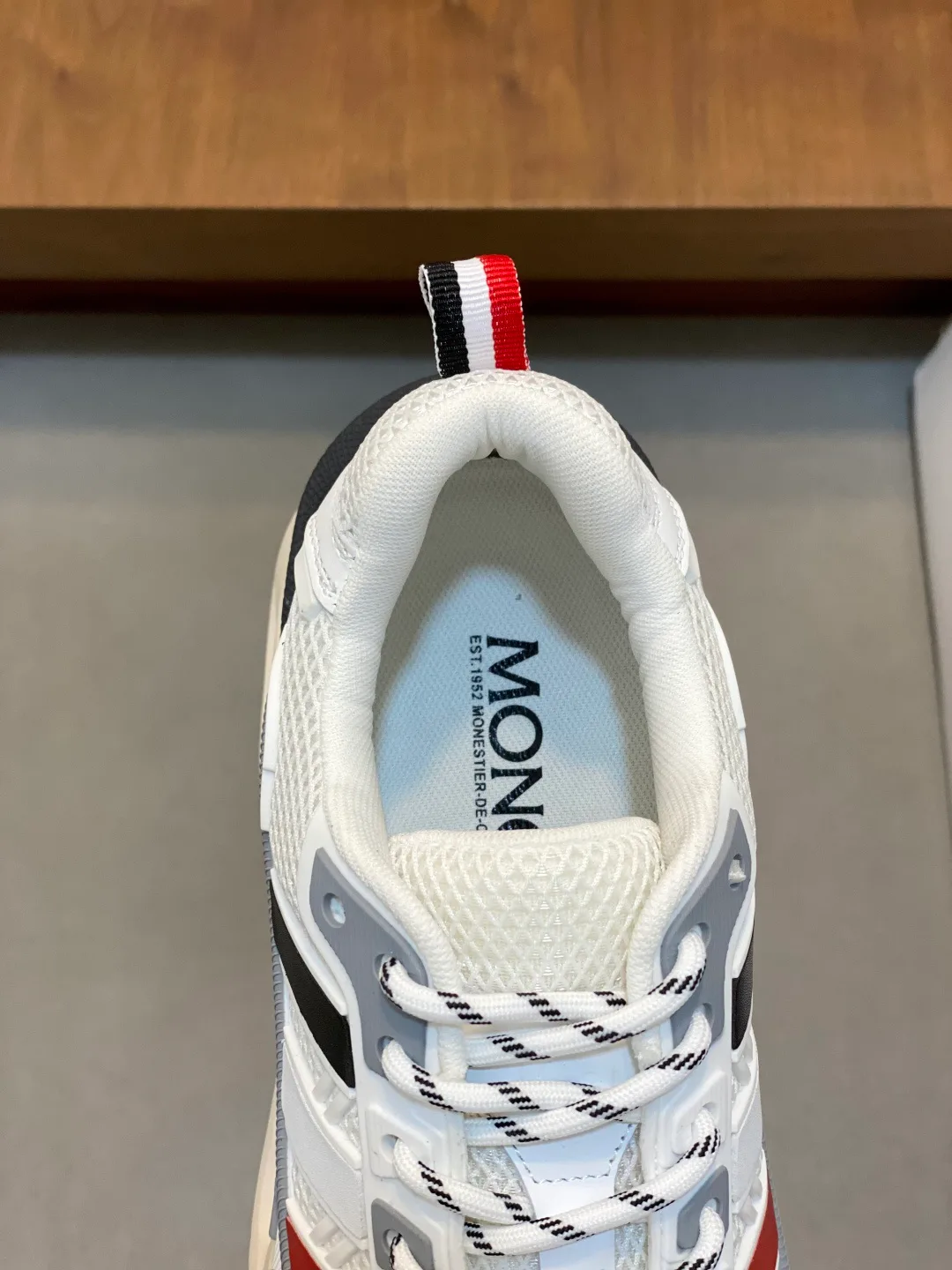 Кроссовки Мужские Moncler 18079001