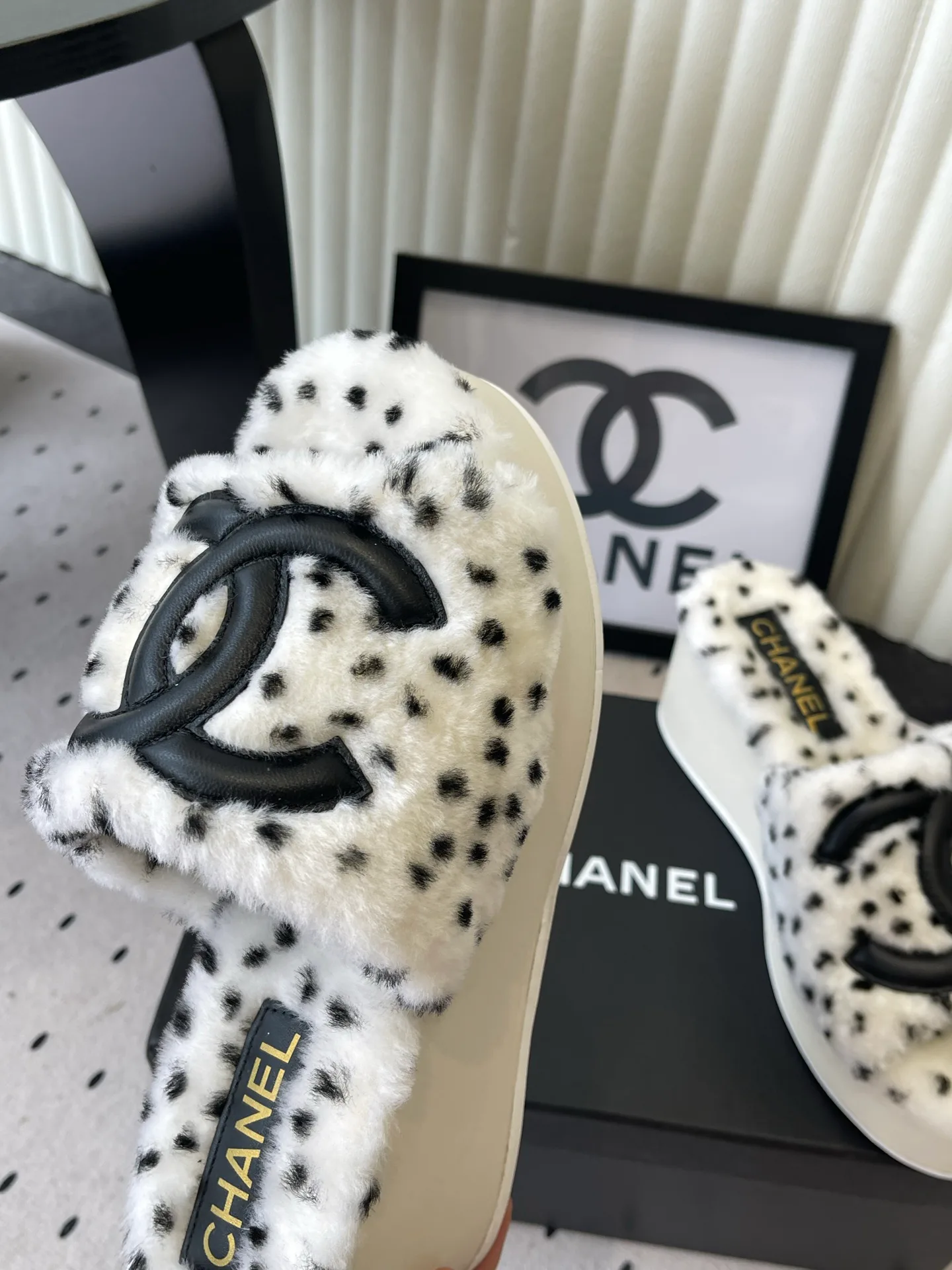 Тапочки Женские Chanel 18069907