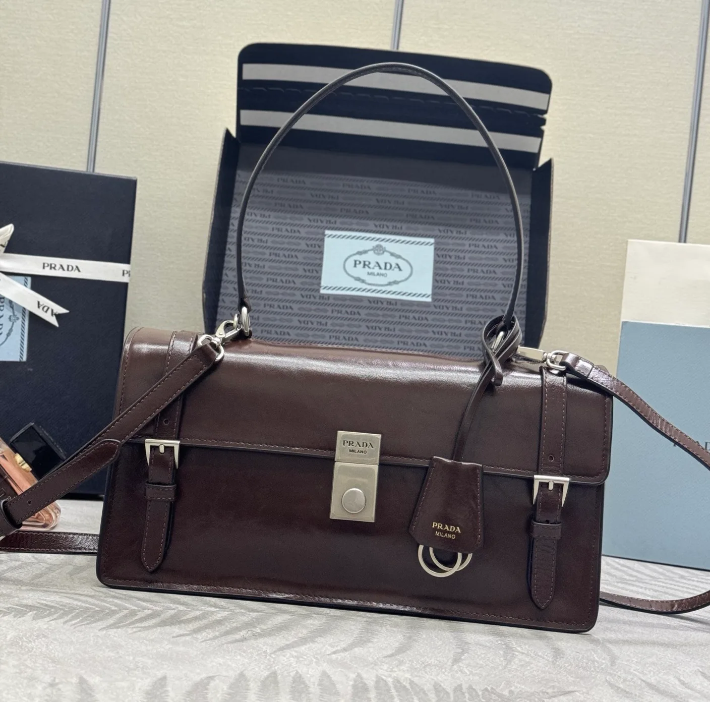 Классические Сумки Женские Prada 11462453