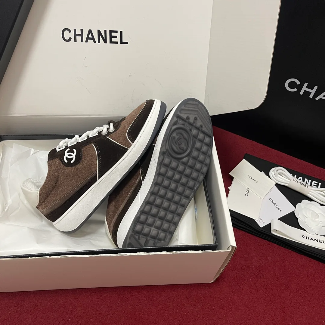Кроссовки Женские Chanel 18195104