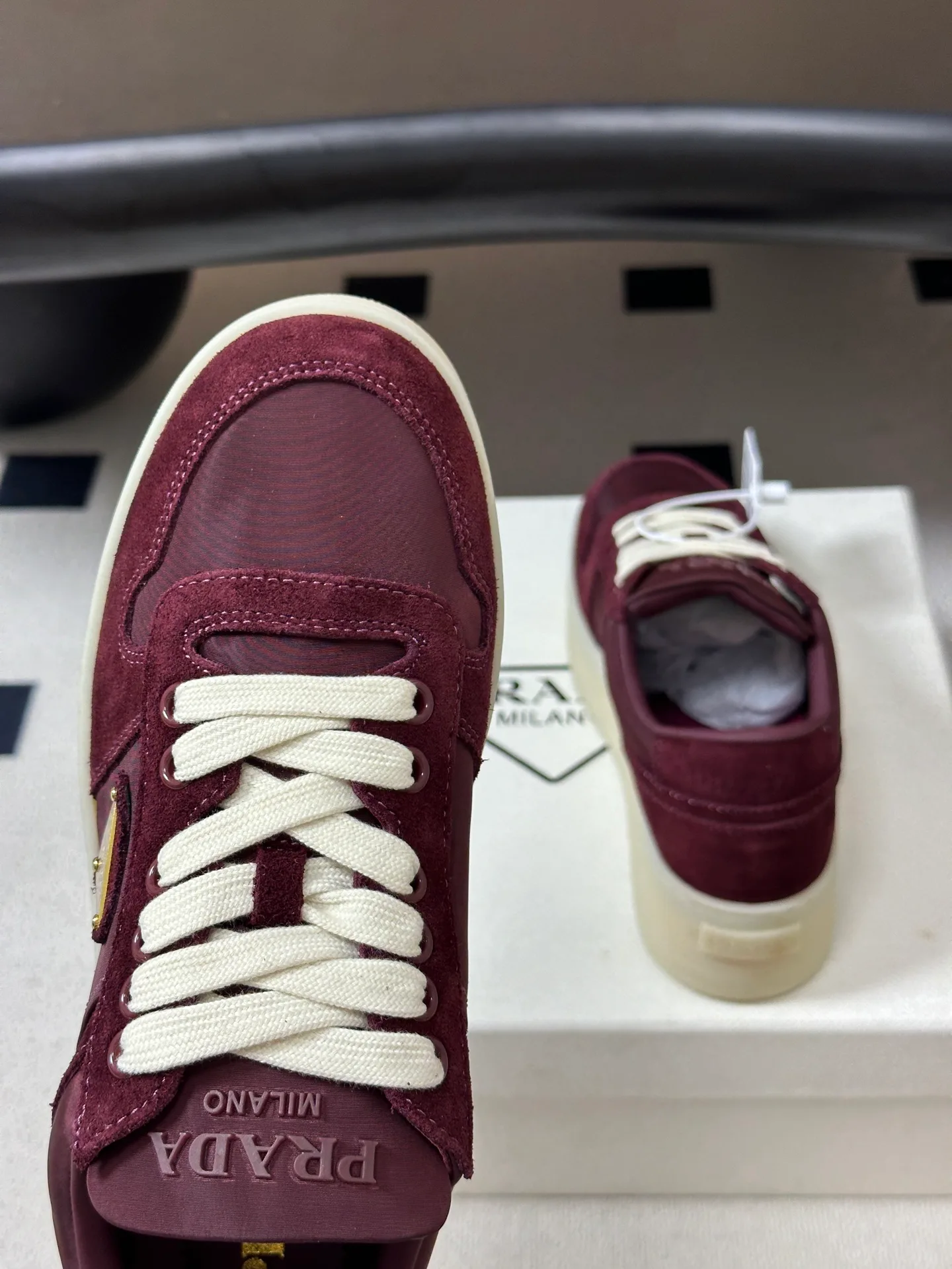 Кроссовки Женские Prada 18041556