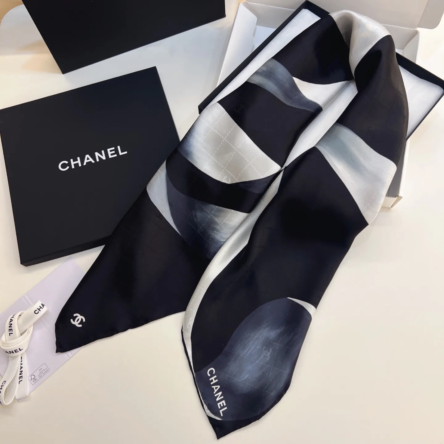 Платки Chanel 13575383