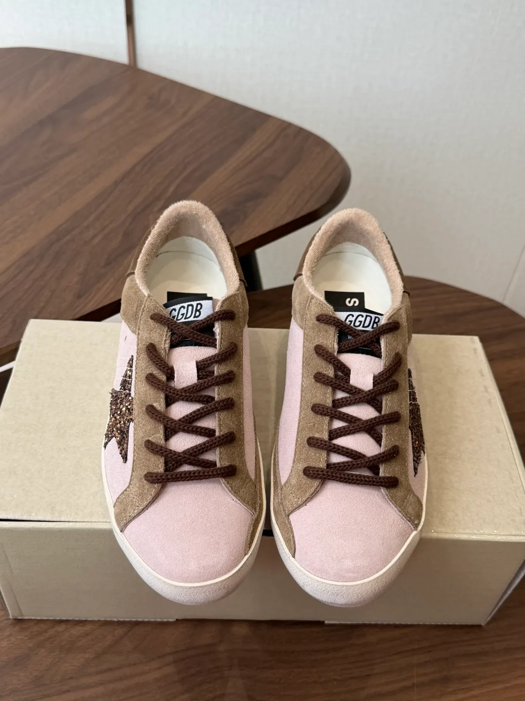 Кроссовки Женские Golden Goose 18146570