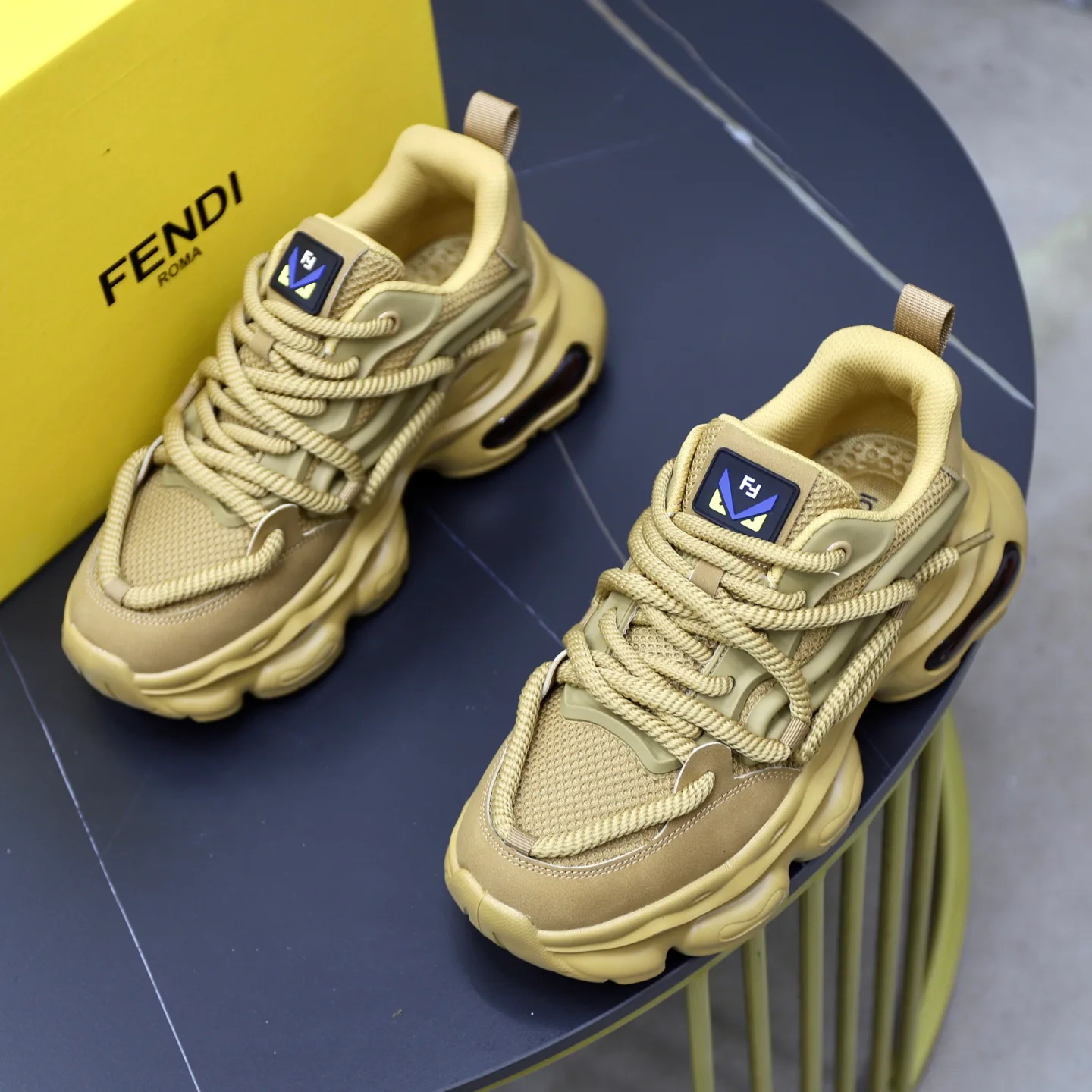 Кроссовки Женские Fendi 211519