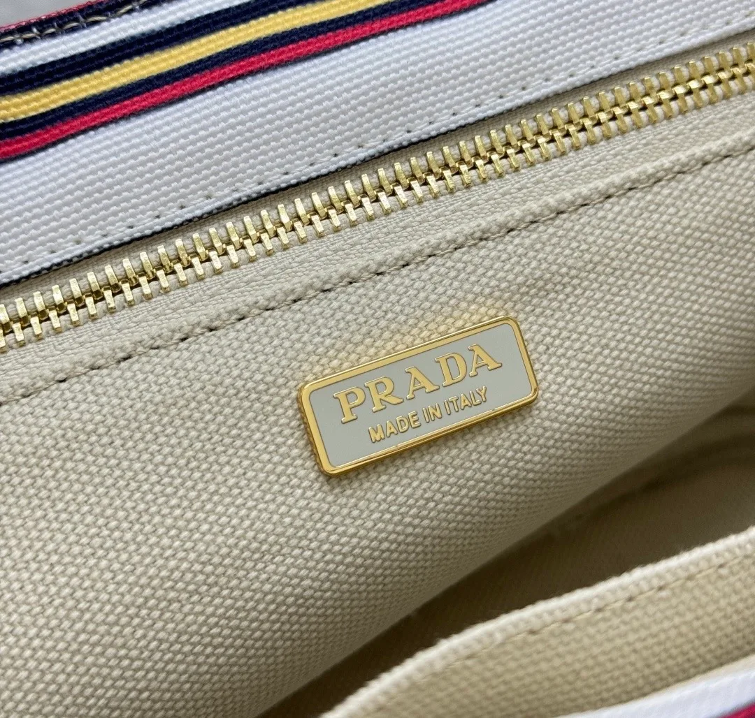 Классические Сумки Женские Prada 11164943