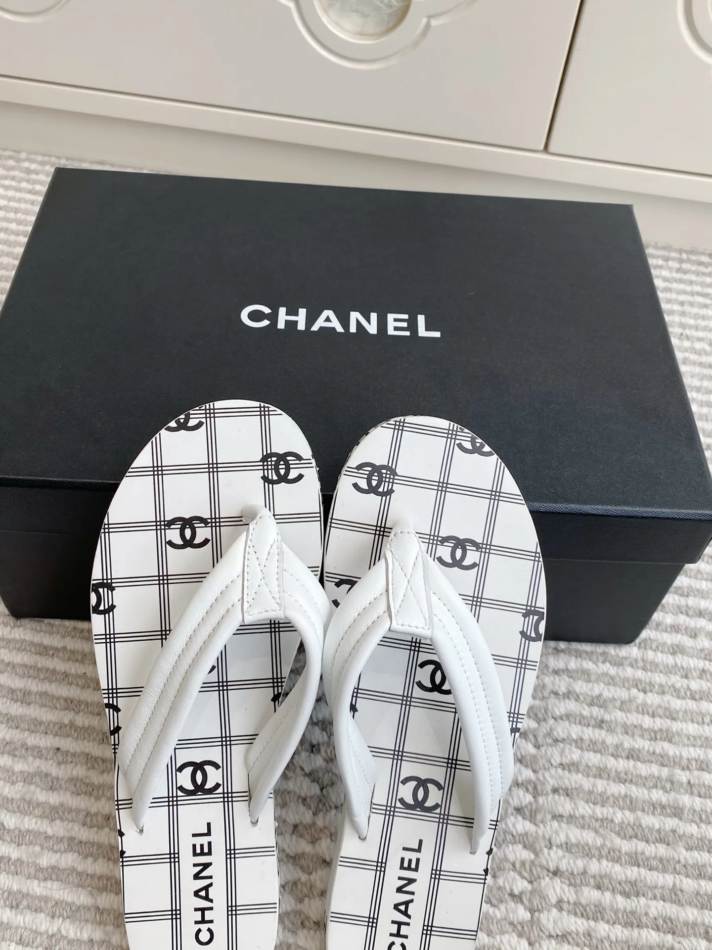 Шлепанцы Женские Chanel 11909742