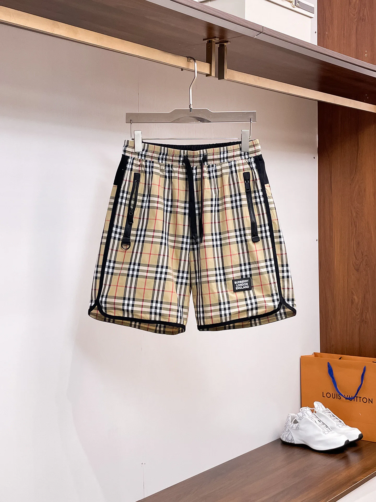 Шорты Мужские Burberry 13417558