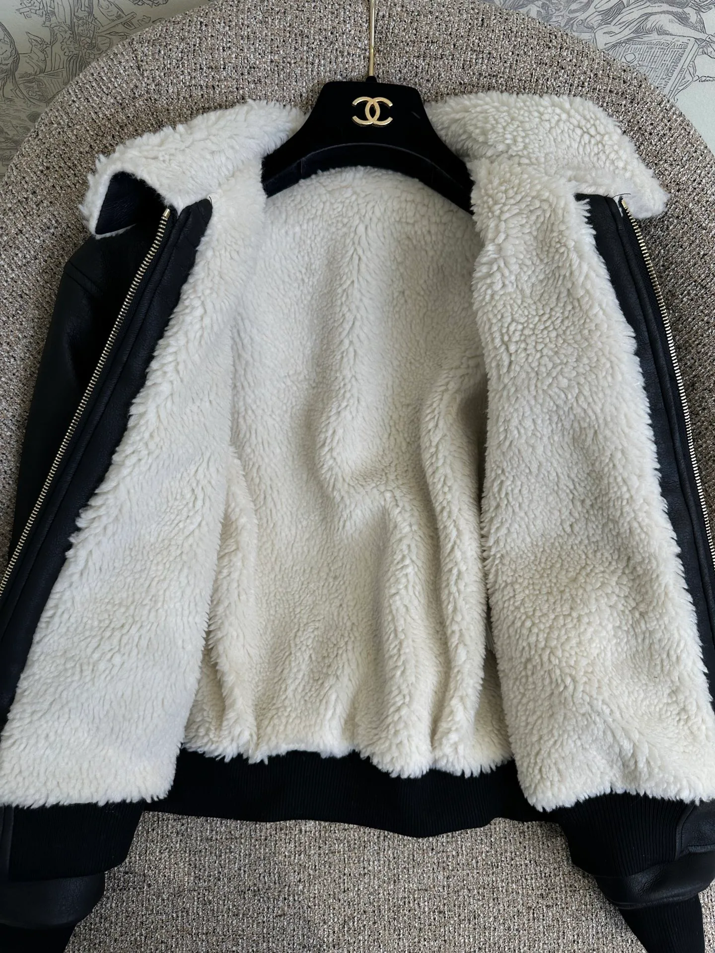 Кожаные Куртки И Дублёнки Женские Chanel 18138555