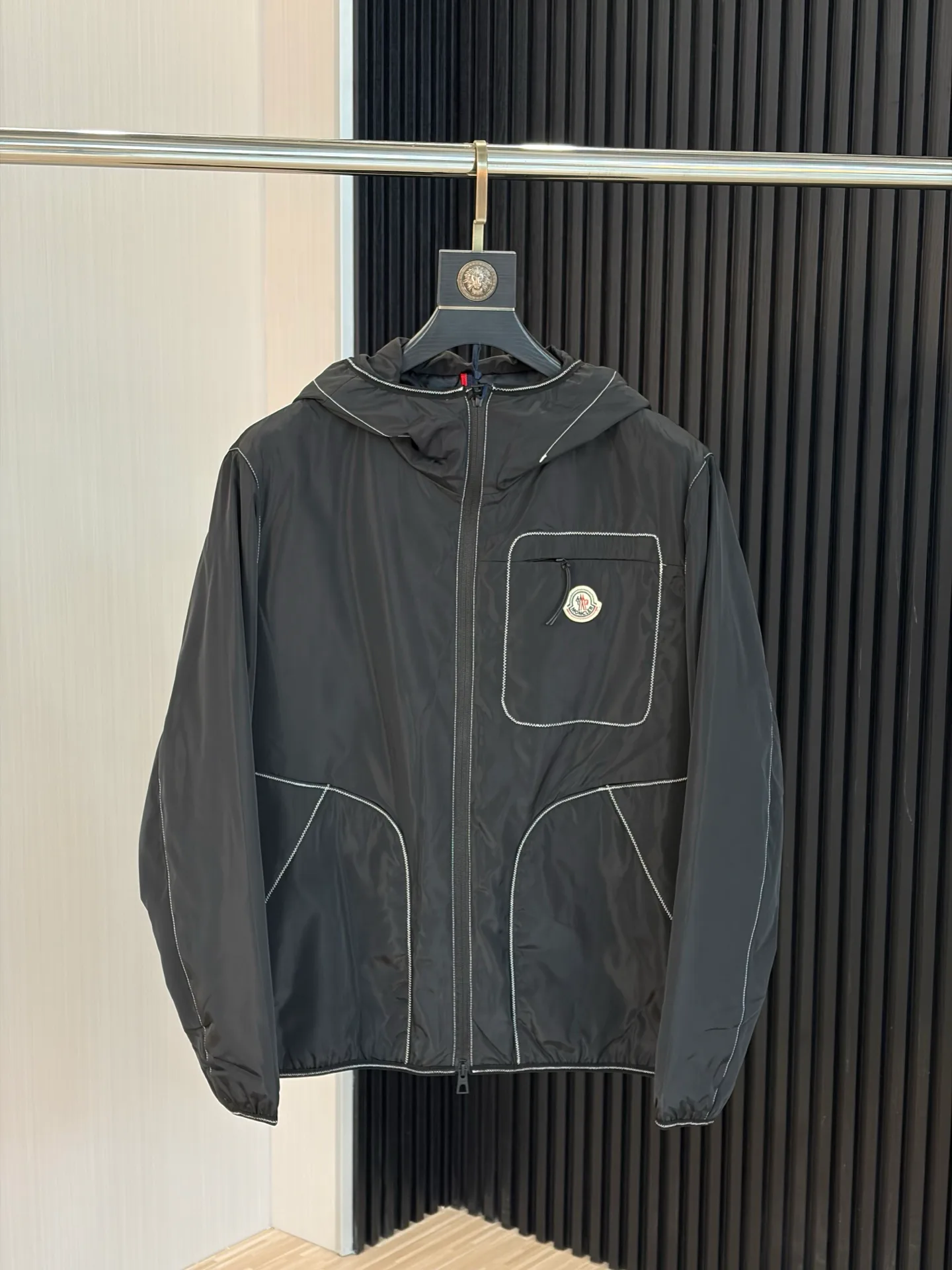 Куртки И Пуховики Мужские Moncler 18218448