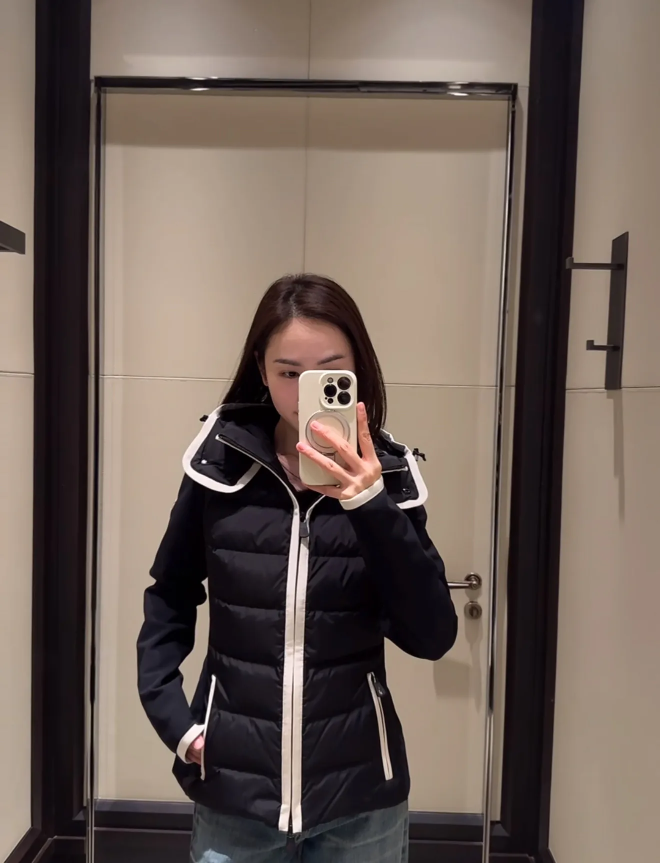 Куртки И Пуховики Женские Moncler 18430829