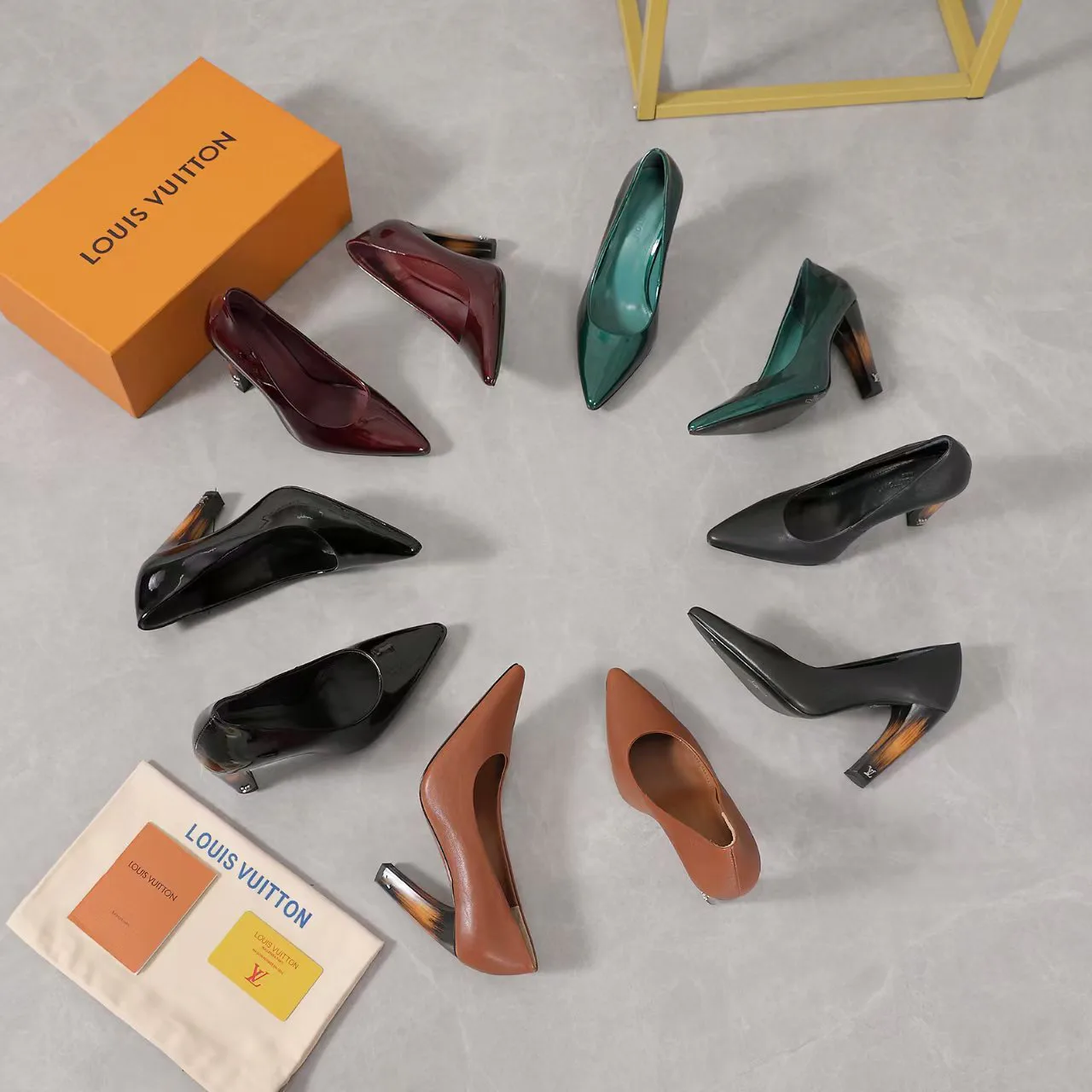 Туфли Женские Louis Vuitton 19623782