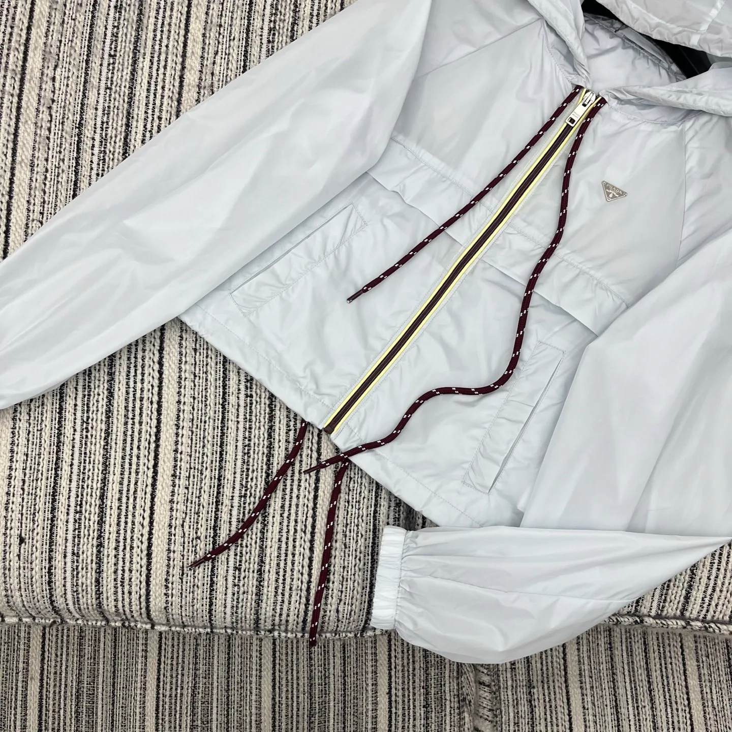 Куртки И Пуховики Женские Prada 13346931