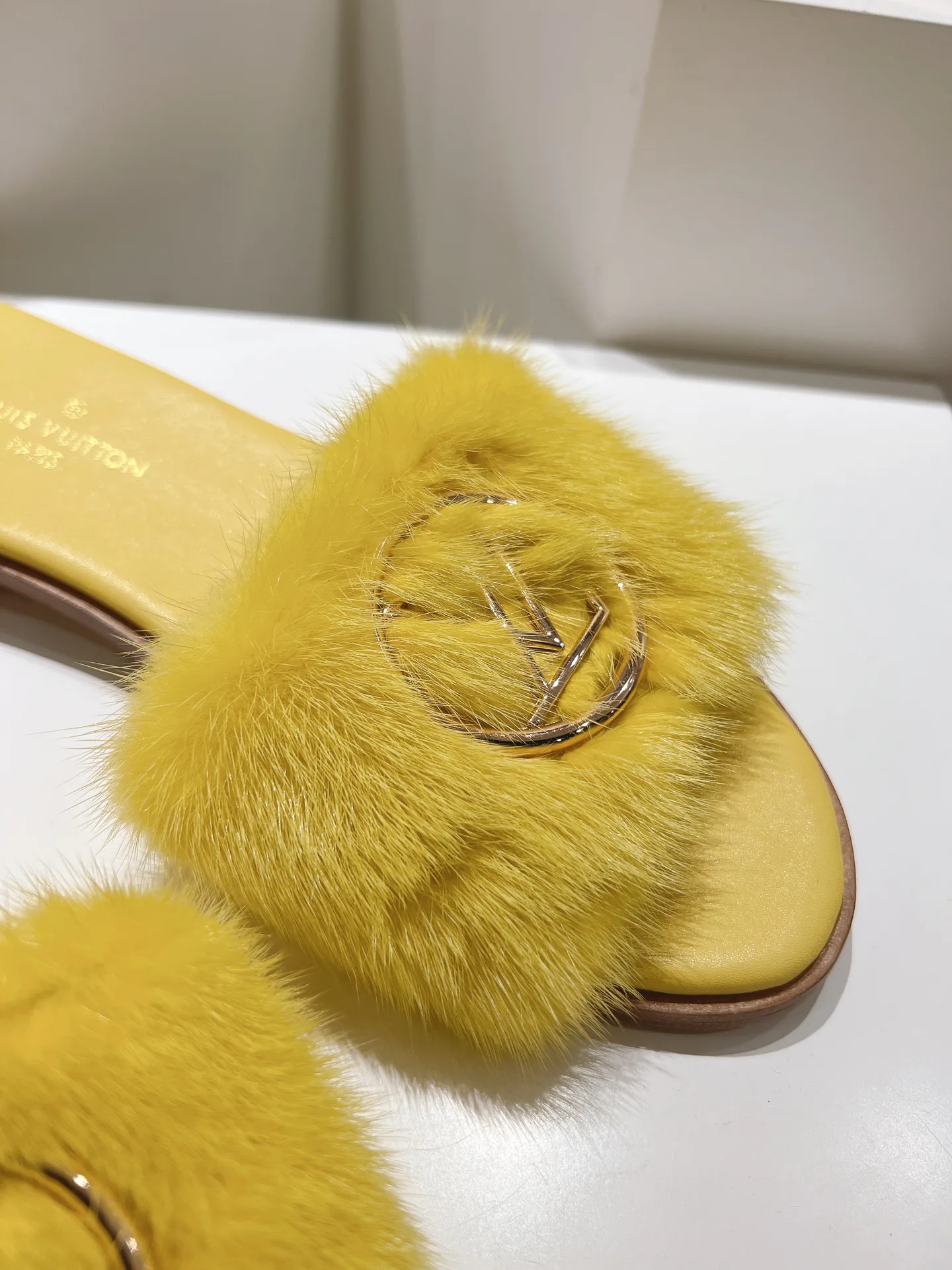 Шлепанцы Женские Louis Vuitton 11190747