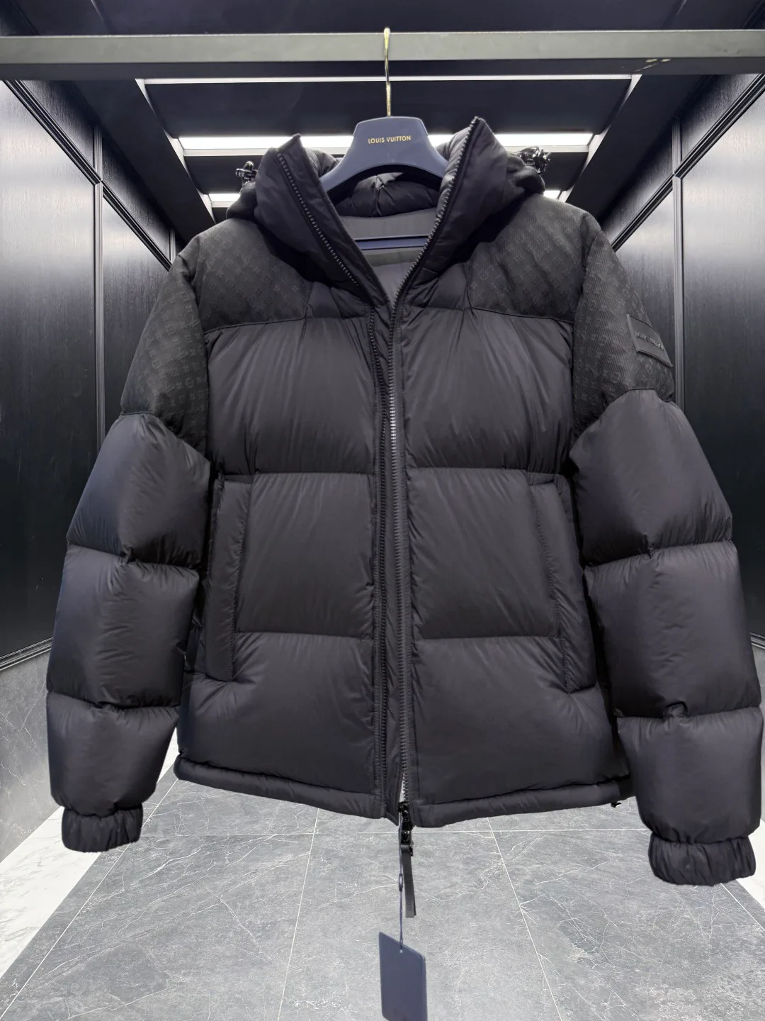 Куртки И Пуховики Женские Louis Vuitton 1749840