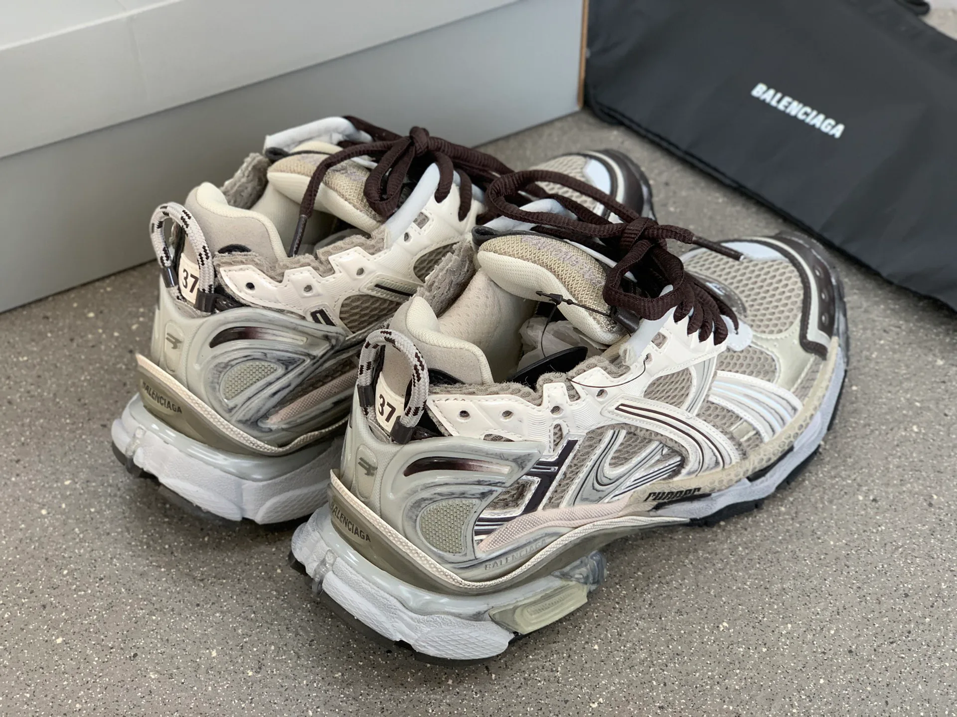 Кроссовки Женские Balenciaga 11568357