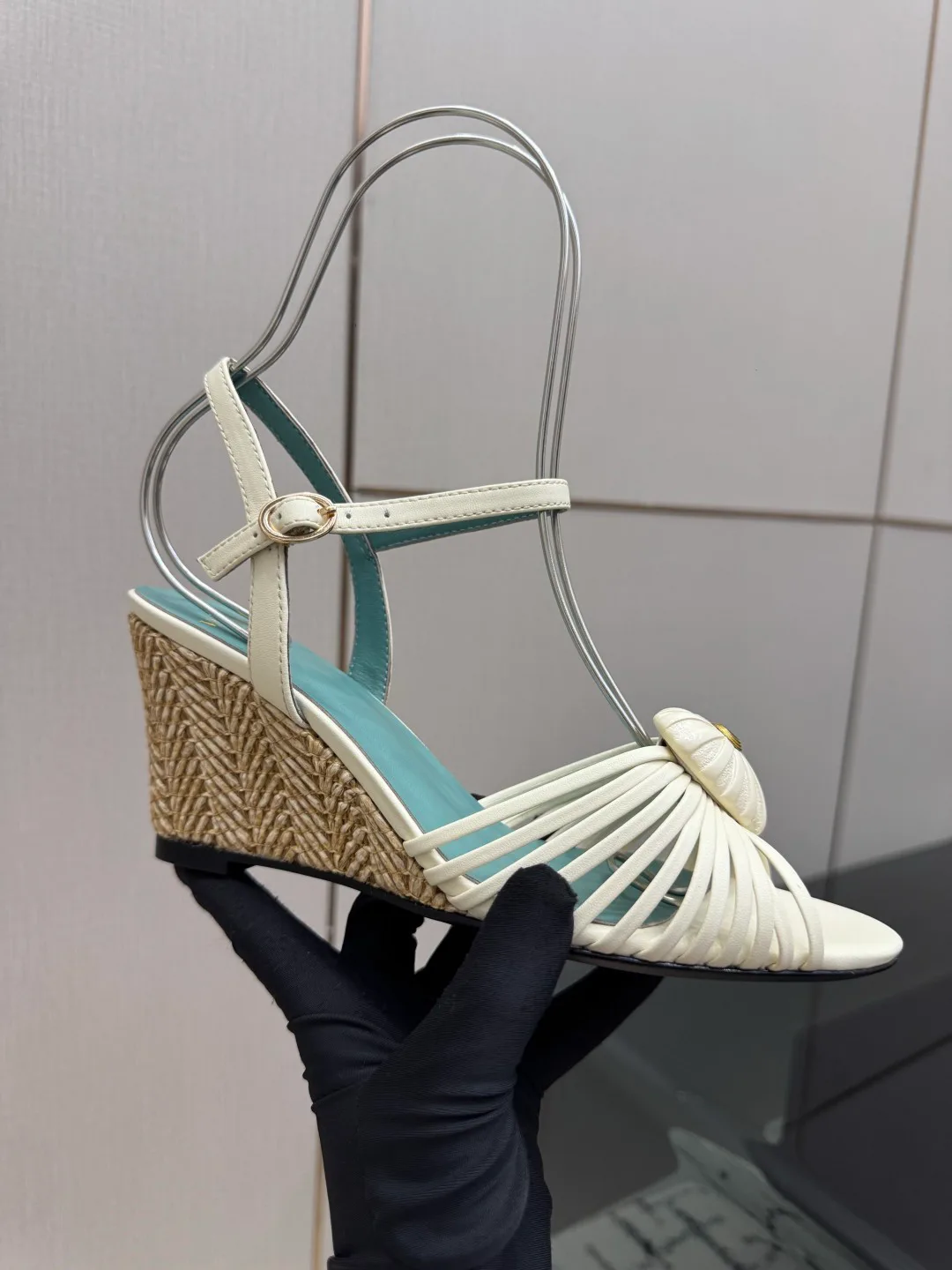 Босоножки Женские Valentino 18049001