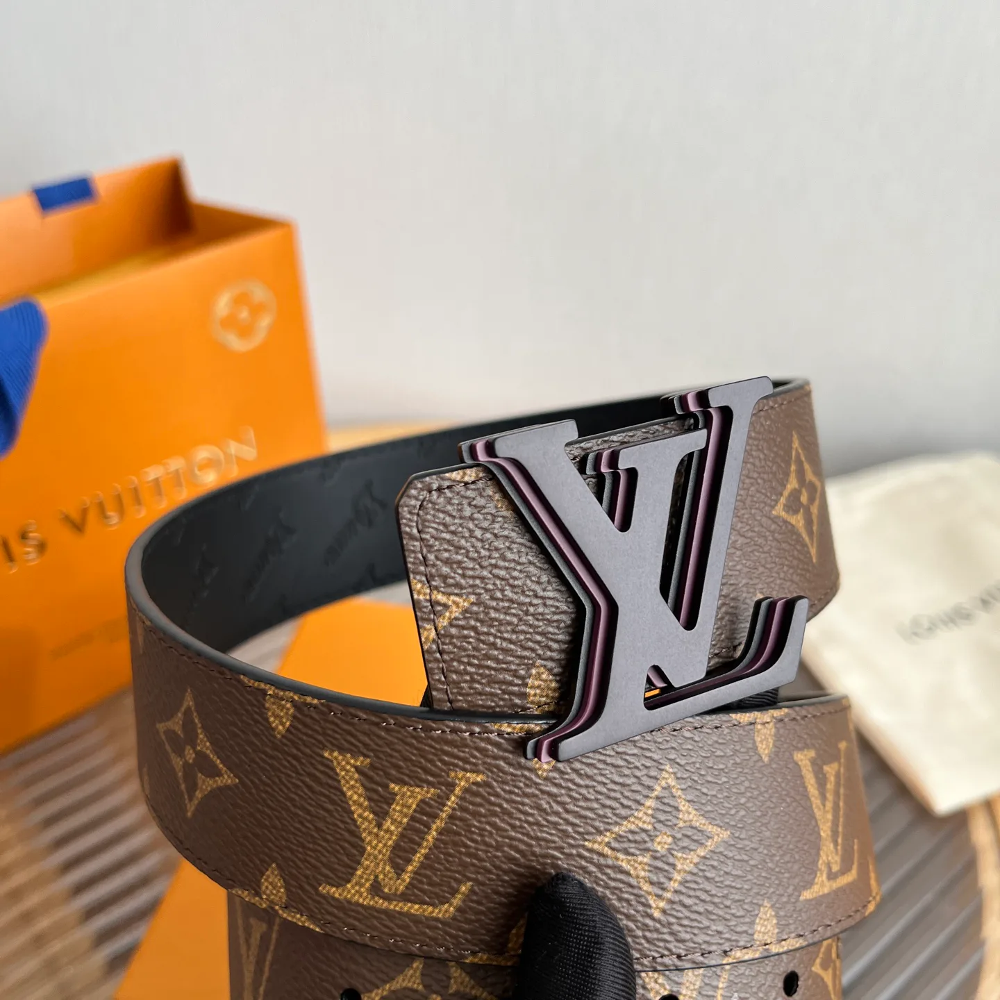 Ремни Louis Vuitton 10399065