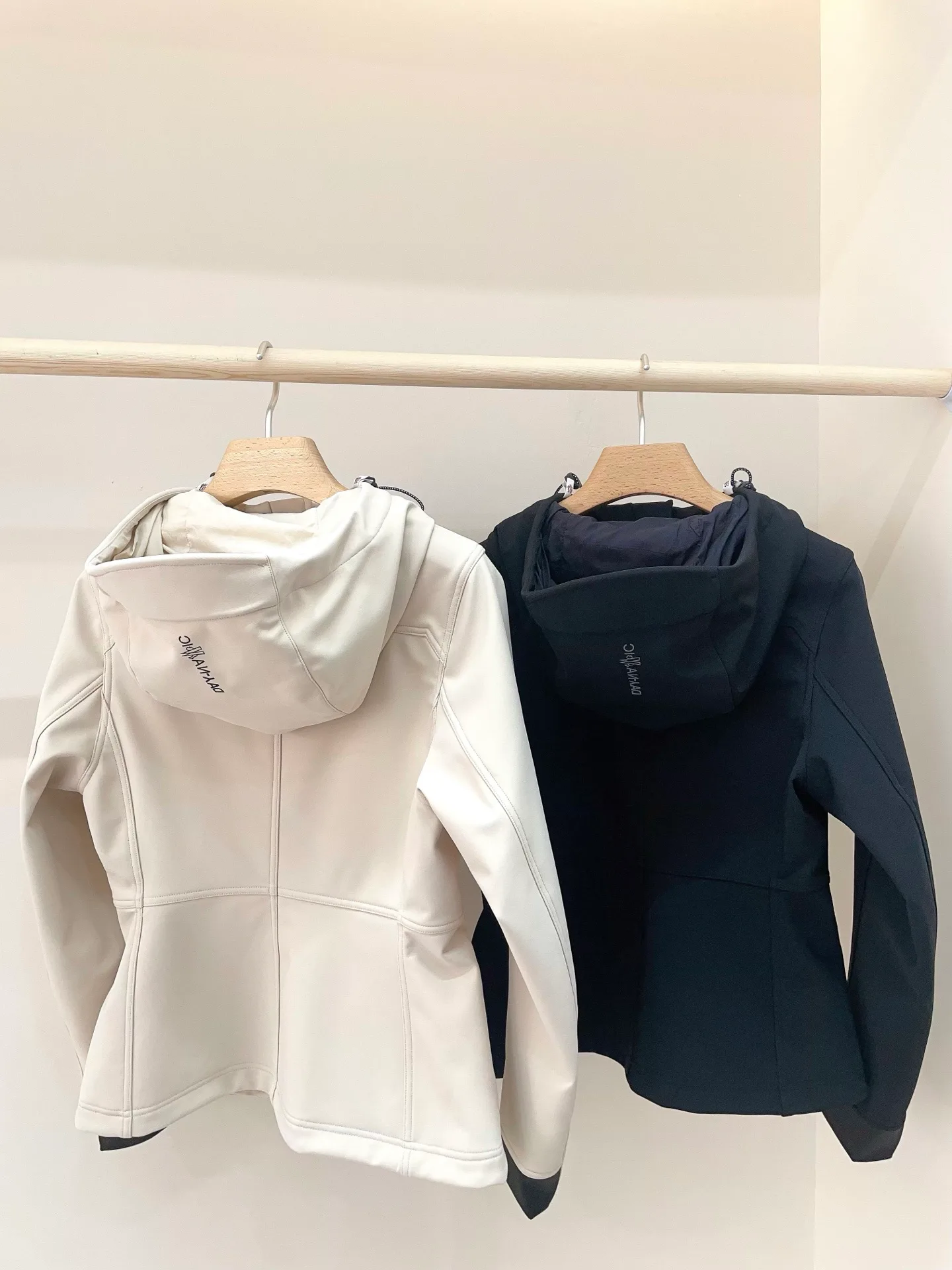 Куртки И Пуховики Женские Moncler 18746648