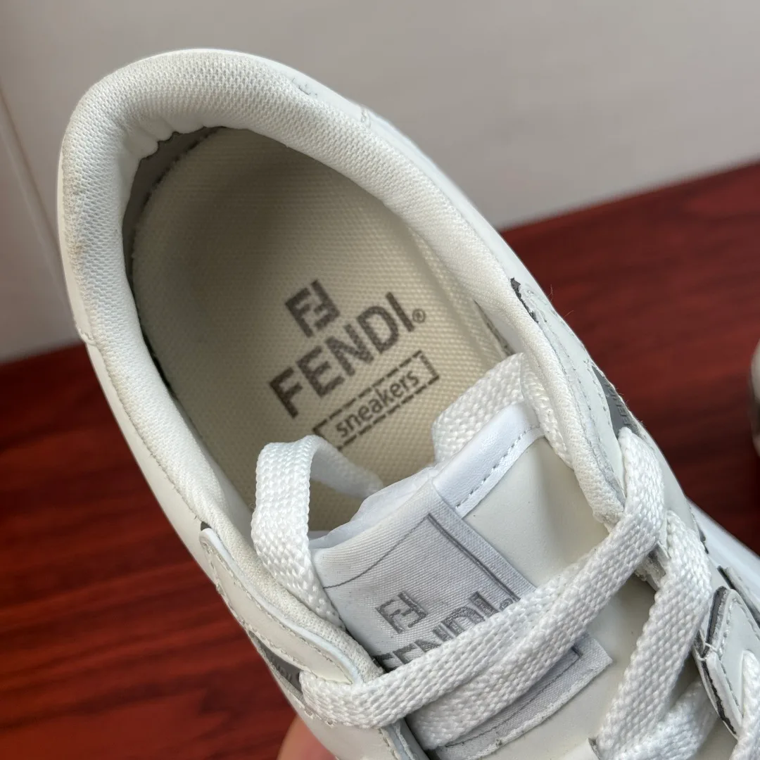 Кроссовки Женские Fendi 18119028